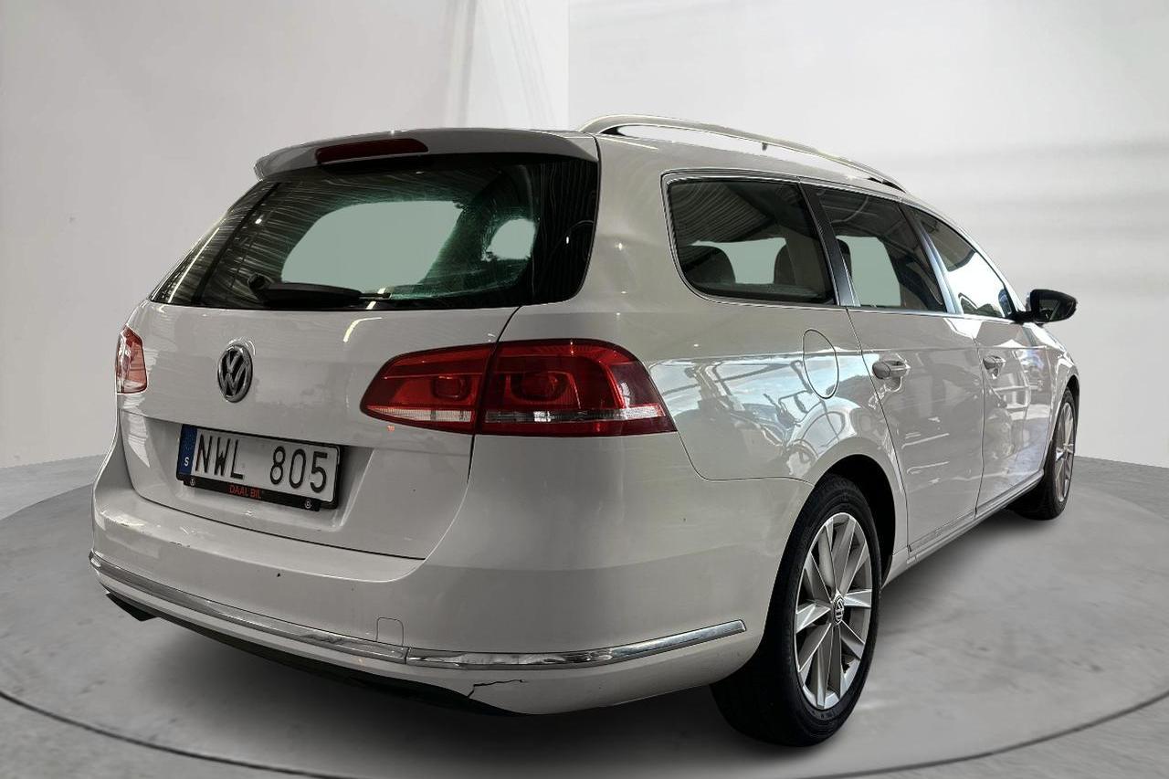 VW Passat 2.0 TDI BlueMotion Technology Variant 4Motion (140hk) - 206 940 km - Manual - white - 2014