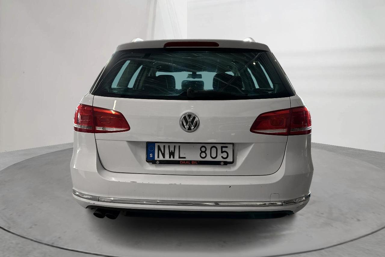 VW Passat 2.0 TDI BlueMotion Technology Variant 4Motion (140hk) - 206 940 km - Manuaalinen - valkoinen - 2014