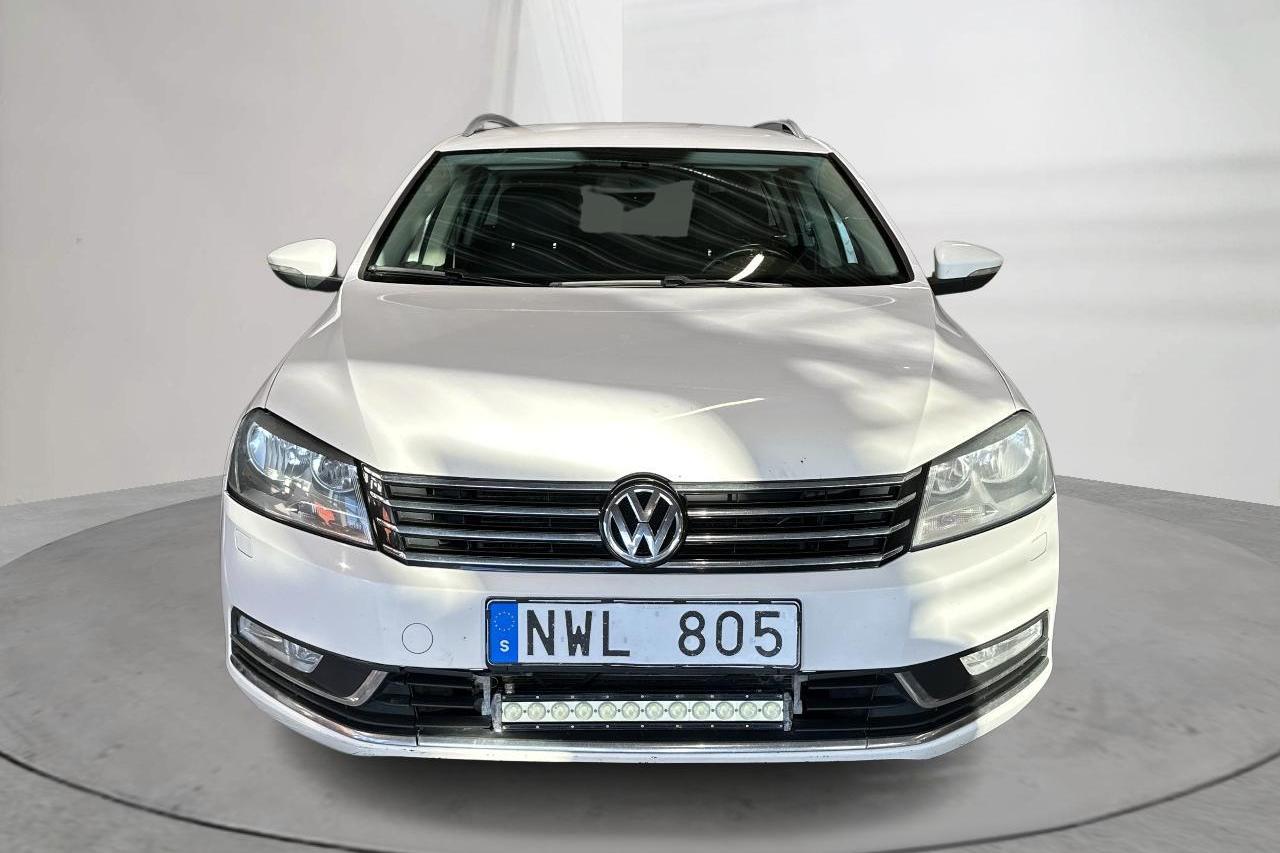 VW Passat 2.0 TDI BlueMotion Technology Variant 4Motion (140hk) - 206 940 km - Manuaalinen - valkoinen - 2014