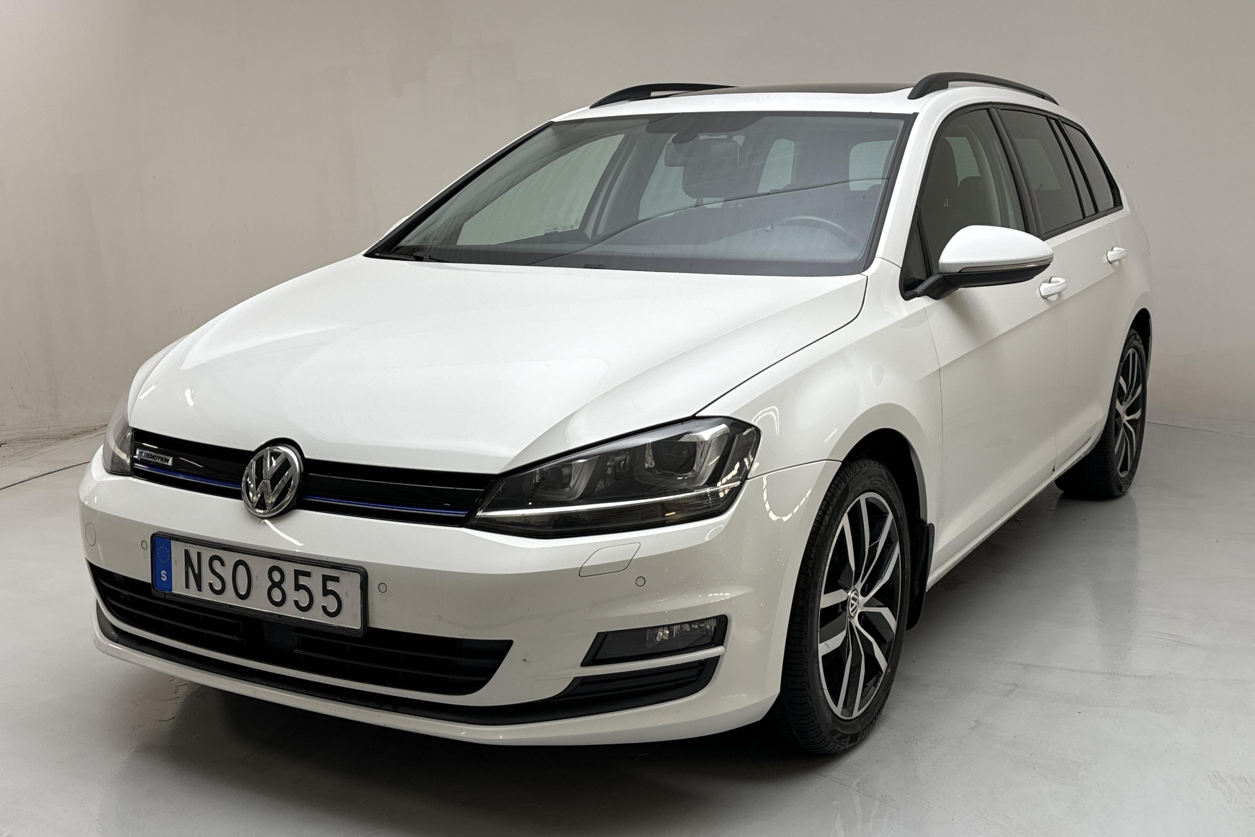 VW Golf VII 1.4 TGI BlueMotion Sportscombi (110hk) - 136 920 km - Automatyczna - biały - 2015