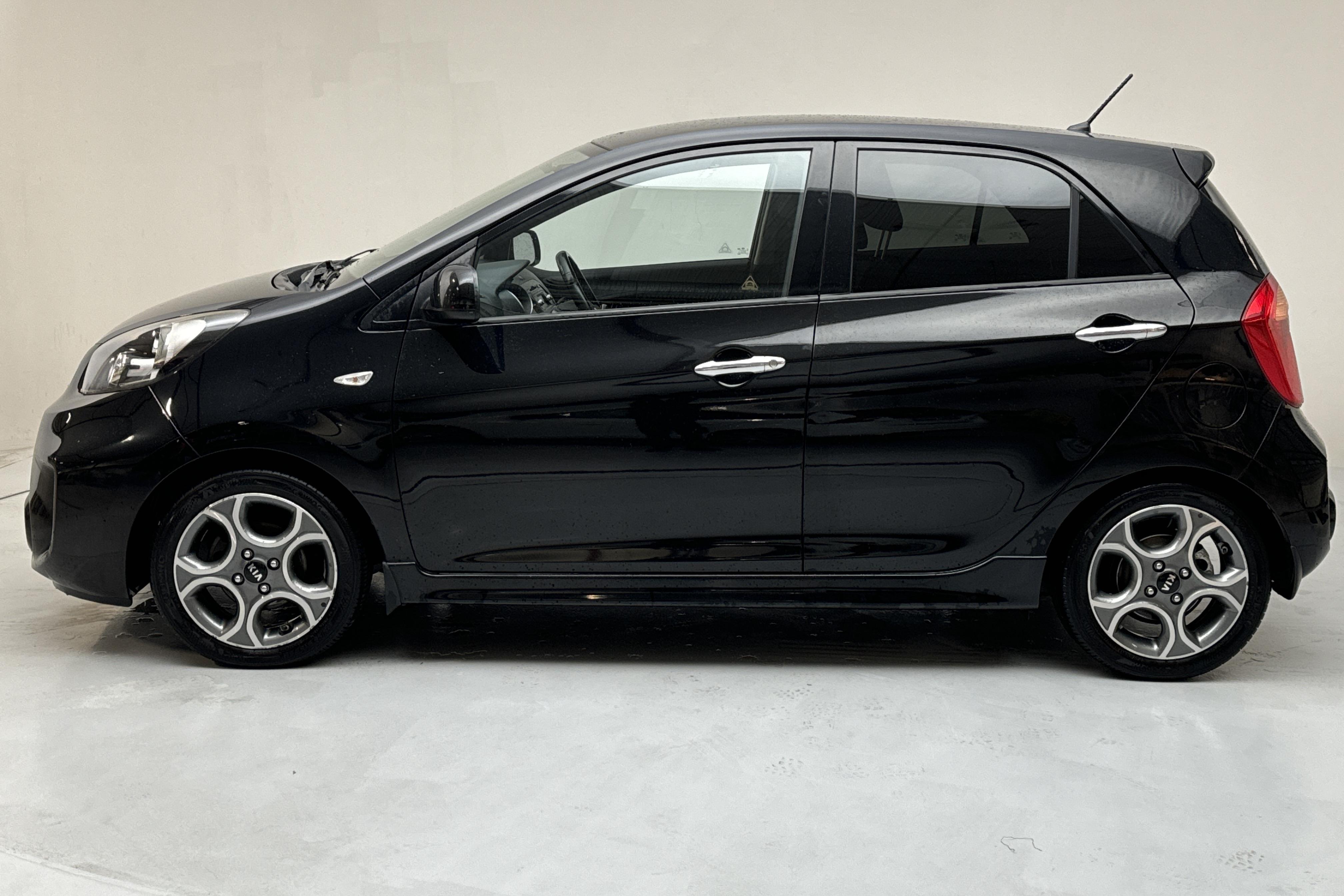 KIA Picanto 1.0 5dr (69hk) - 85 680 km - Käsitsi - must - 2017