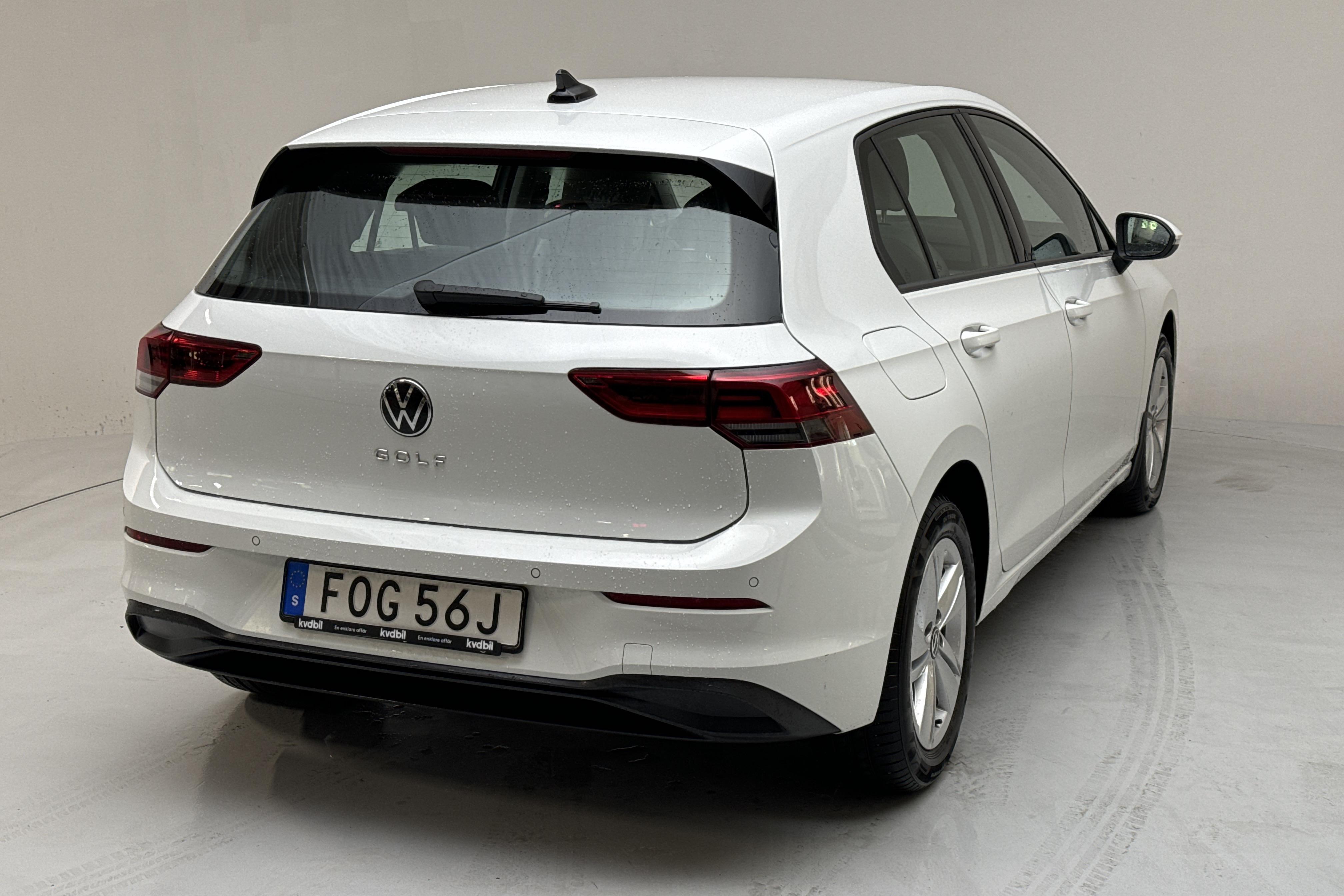 VW Golf VIII 2.0 TDI 5dr (115hk) - 2 580 mil - Manuell - vit - 2021