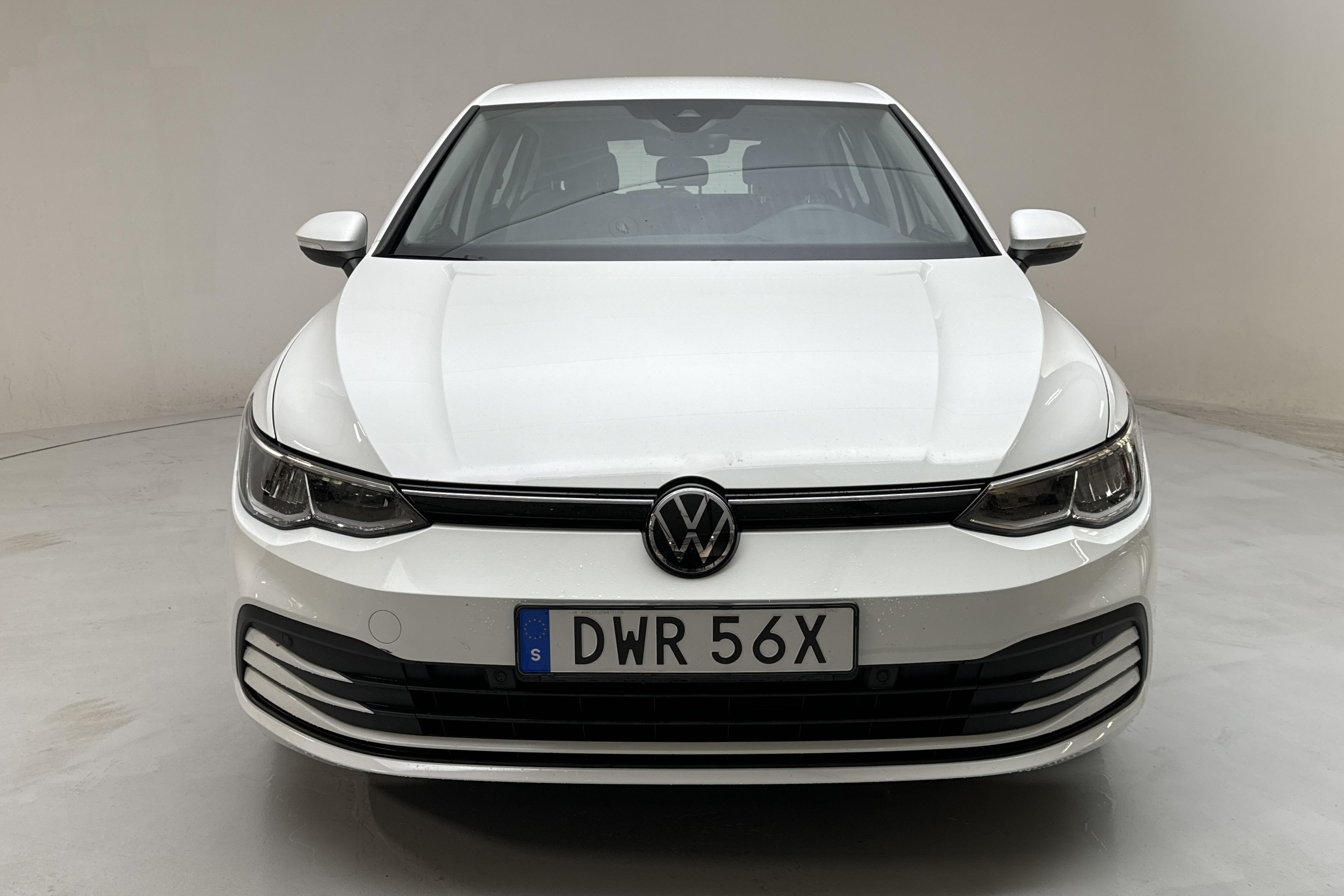 VW Golf VIII 2.0 TDI 5dr (115hk) - 2 135 mil - Manuell - vit - 2021