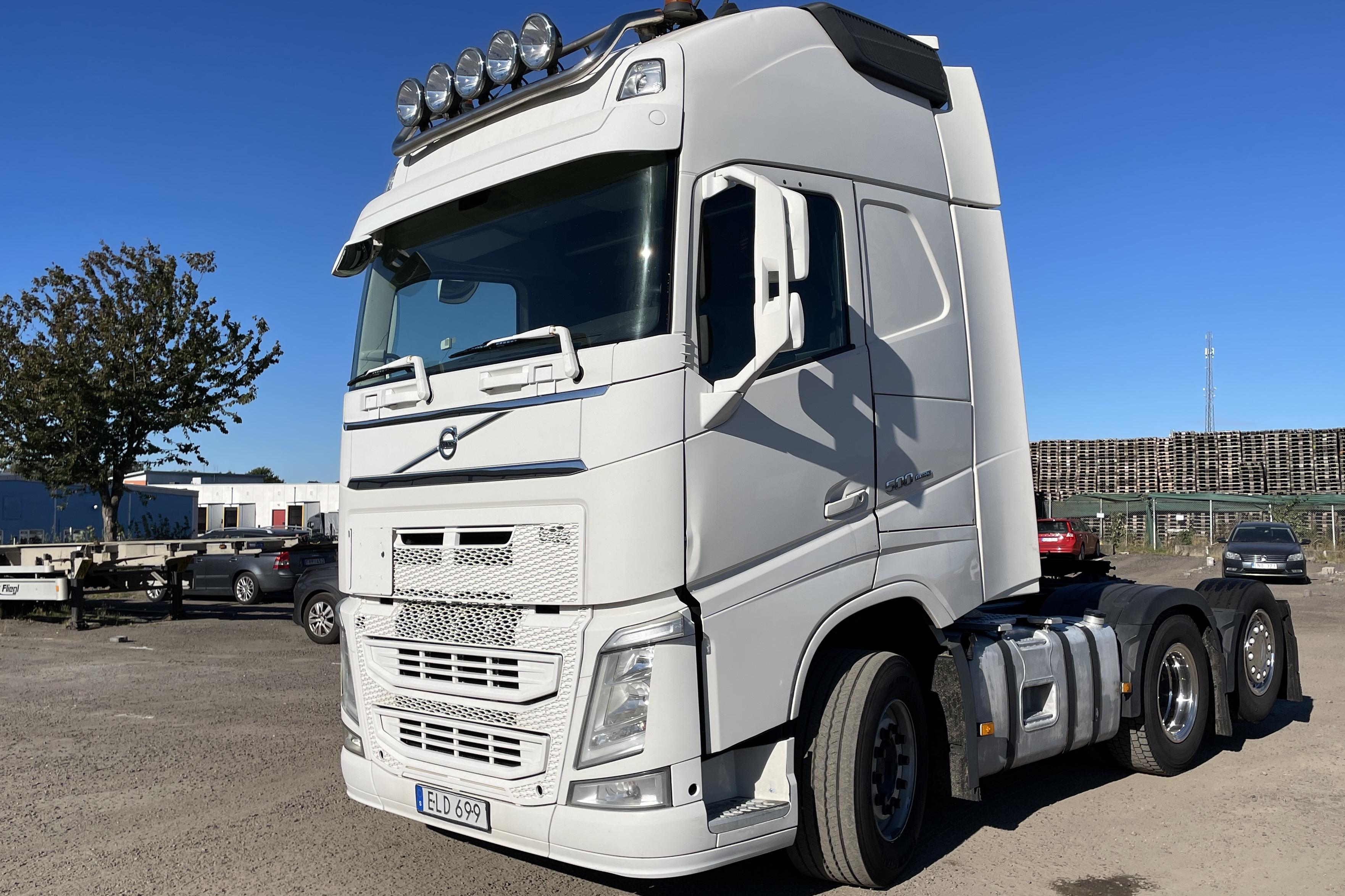 Volvo FH 500 - 1 046 048 km - Automatyczna - biały - 2014