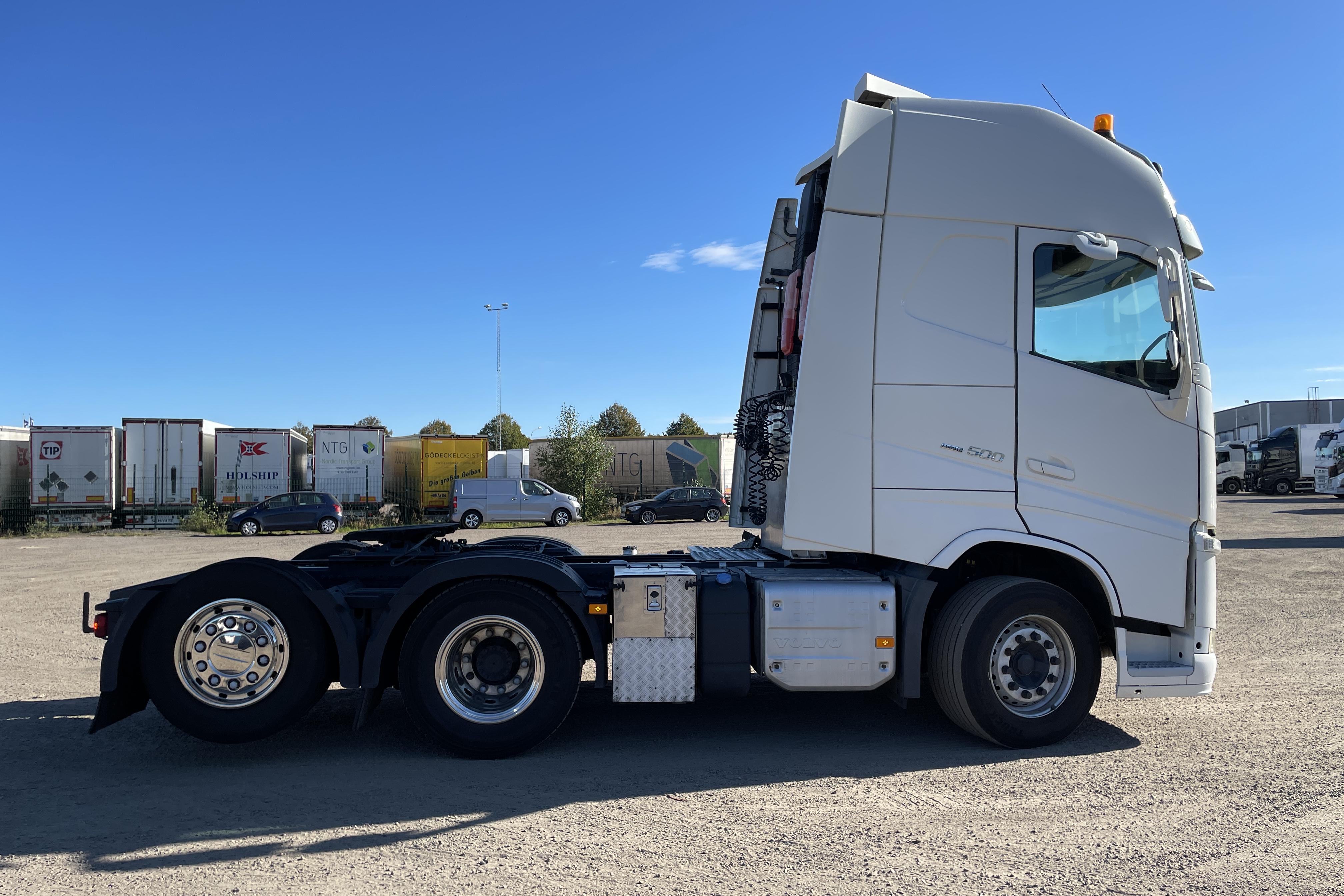 Volvo FH 500 - 1 046 048 km - Automatyczna - biały - 2014