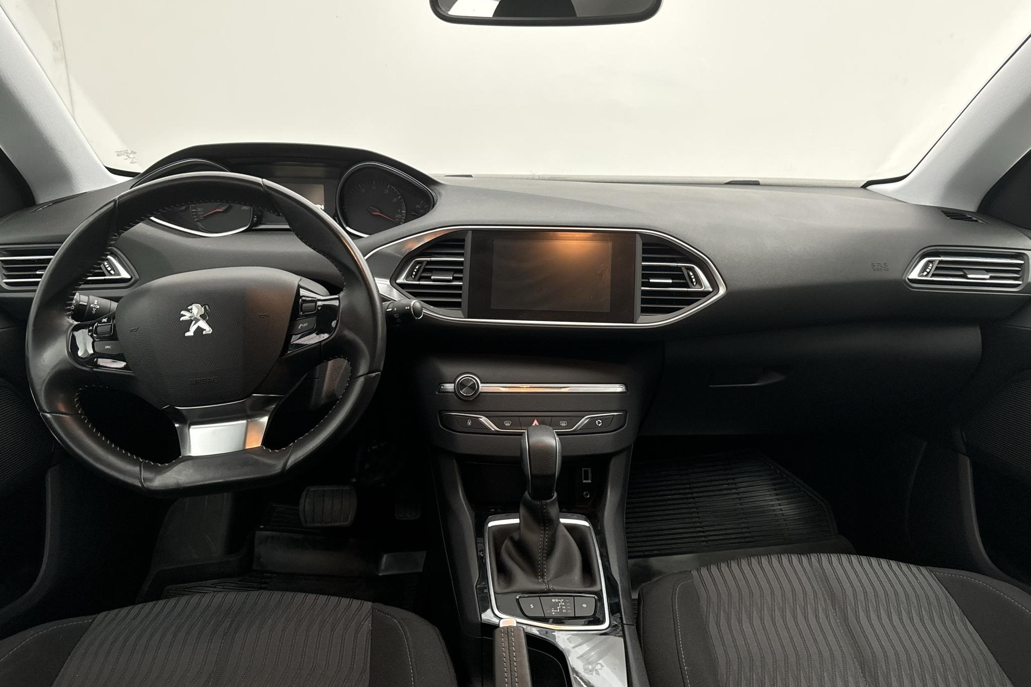 Peugeot 308 PureTech 5dr (130hk) - 7 493 mil - Automat - silver - 2014