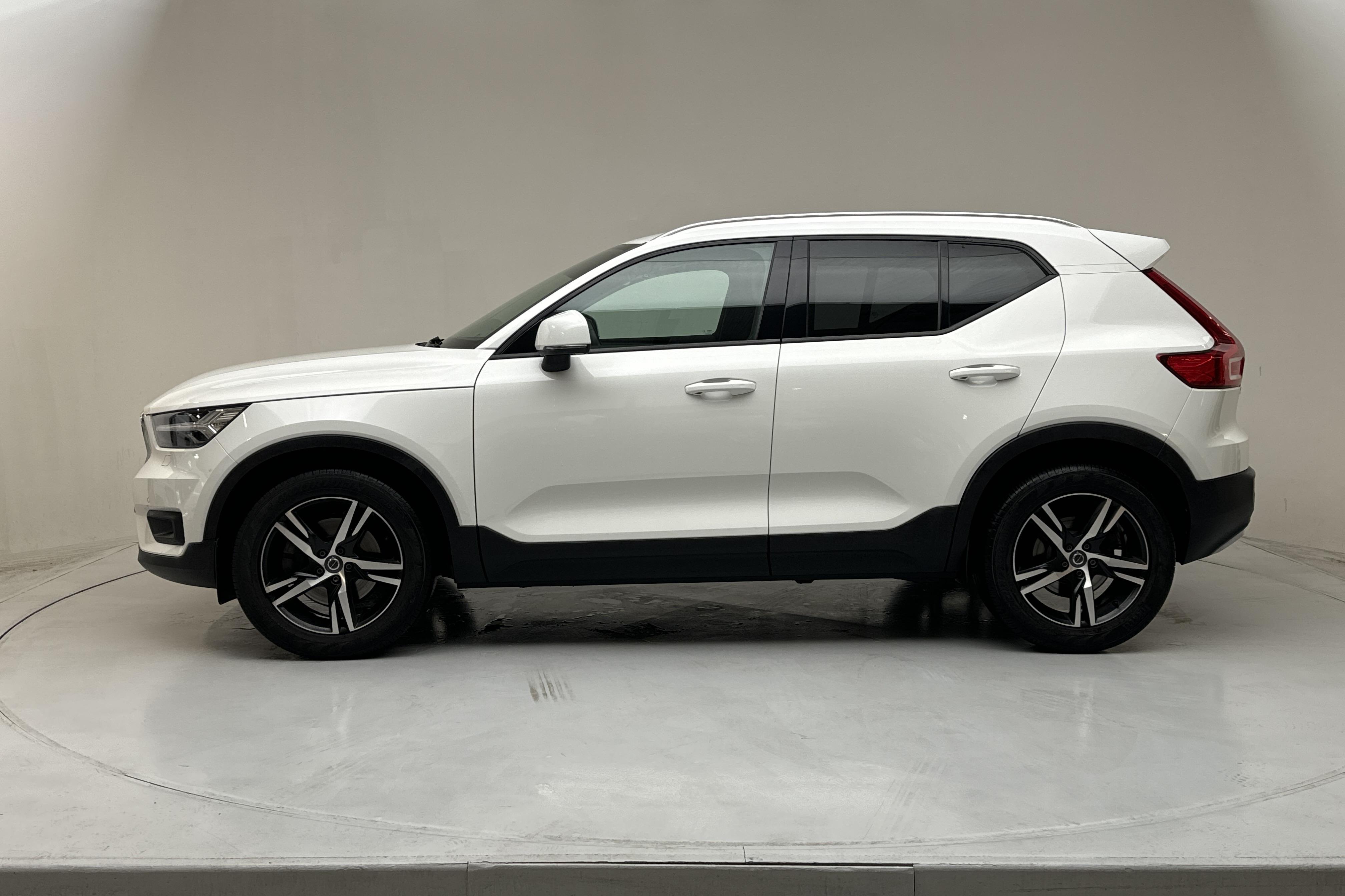 Volvo XC40 D3 AWD (150hk) - 14 469 mil - Automat - vit - 2020