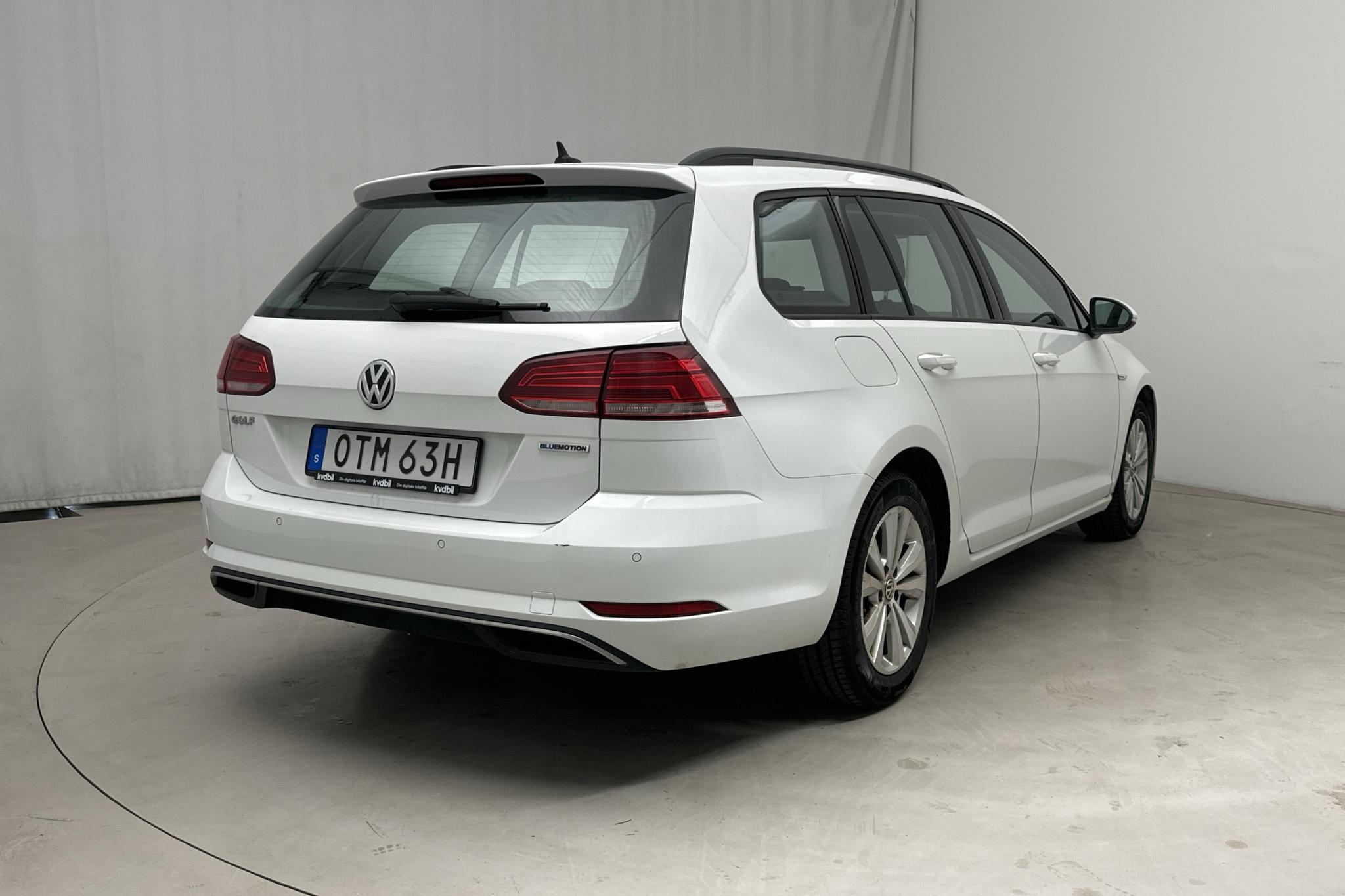 VW Golf VII 1.5 TGI Sportscombi (130hk) - 135 980 km - Automatyczna - biały - 2020