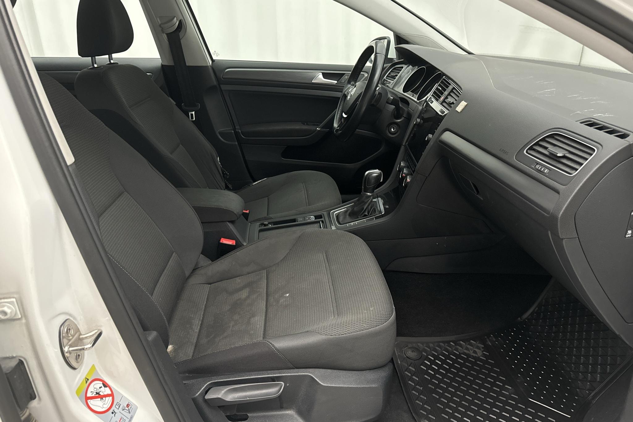 VW Golf VII 1.5 TGI 5dr (130hk) - 108 300 km - Automatyczna - biały - 2019