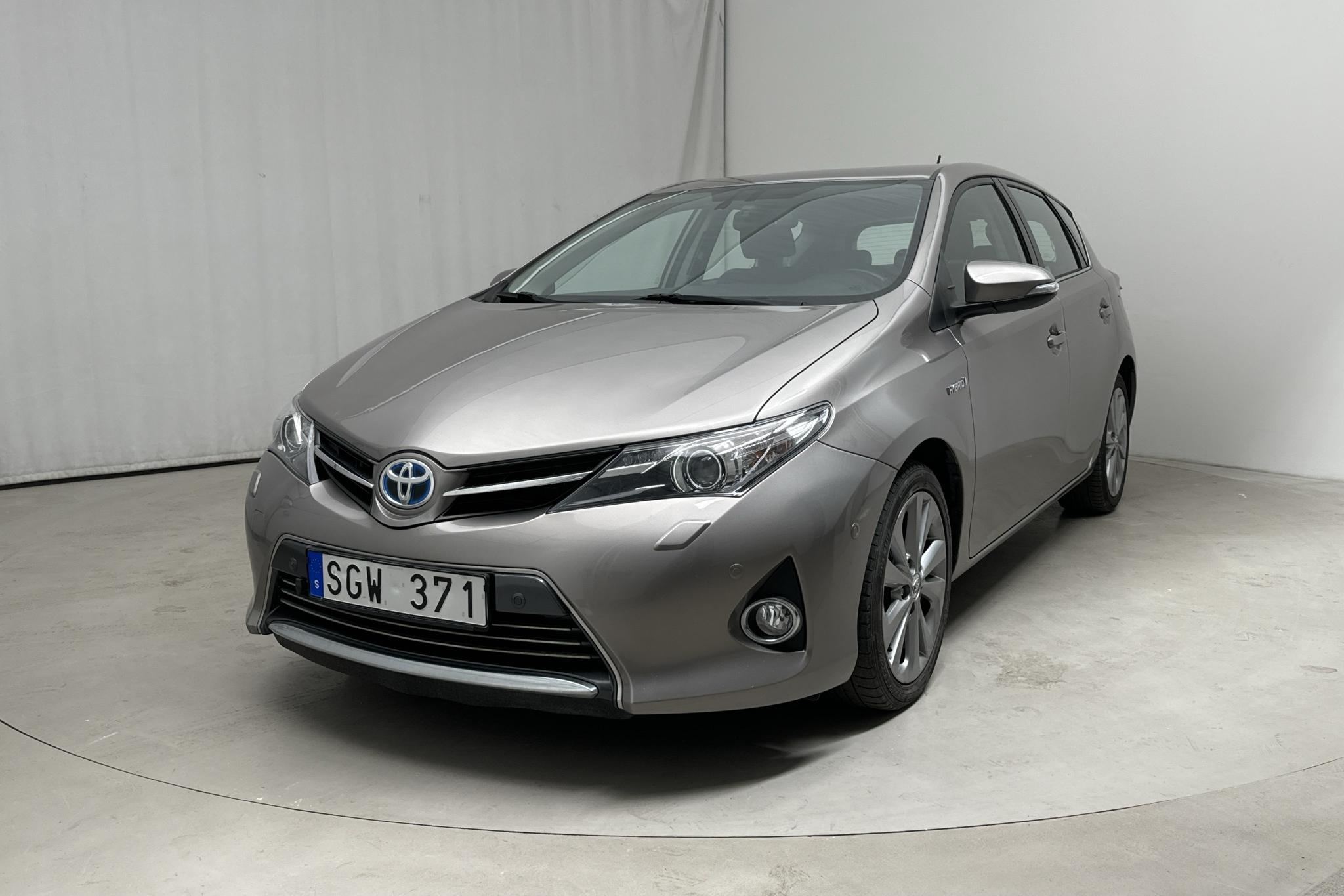 Toyota Auris 1.8 HSD 5dr (99hk) - 12 093 mil - Automat - grå - 2013