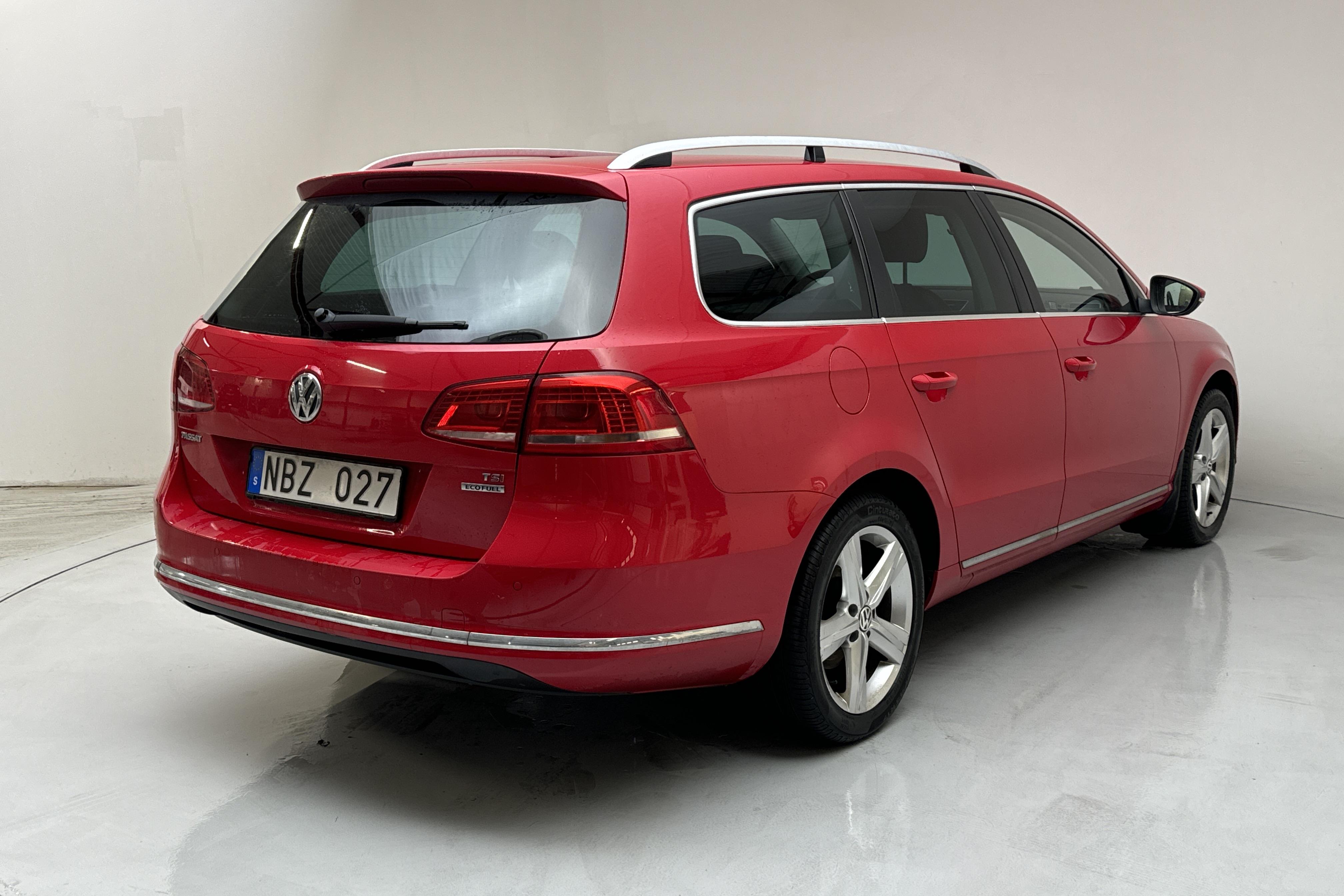 VW Passat 1.4 TSI EcoFuel Variant (150hk) - 165 660 km - Automatyczna - czerwony - 2013