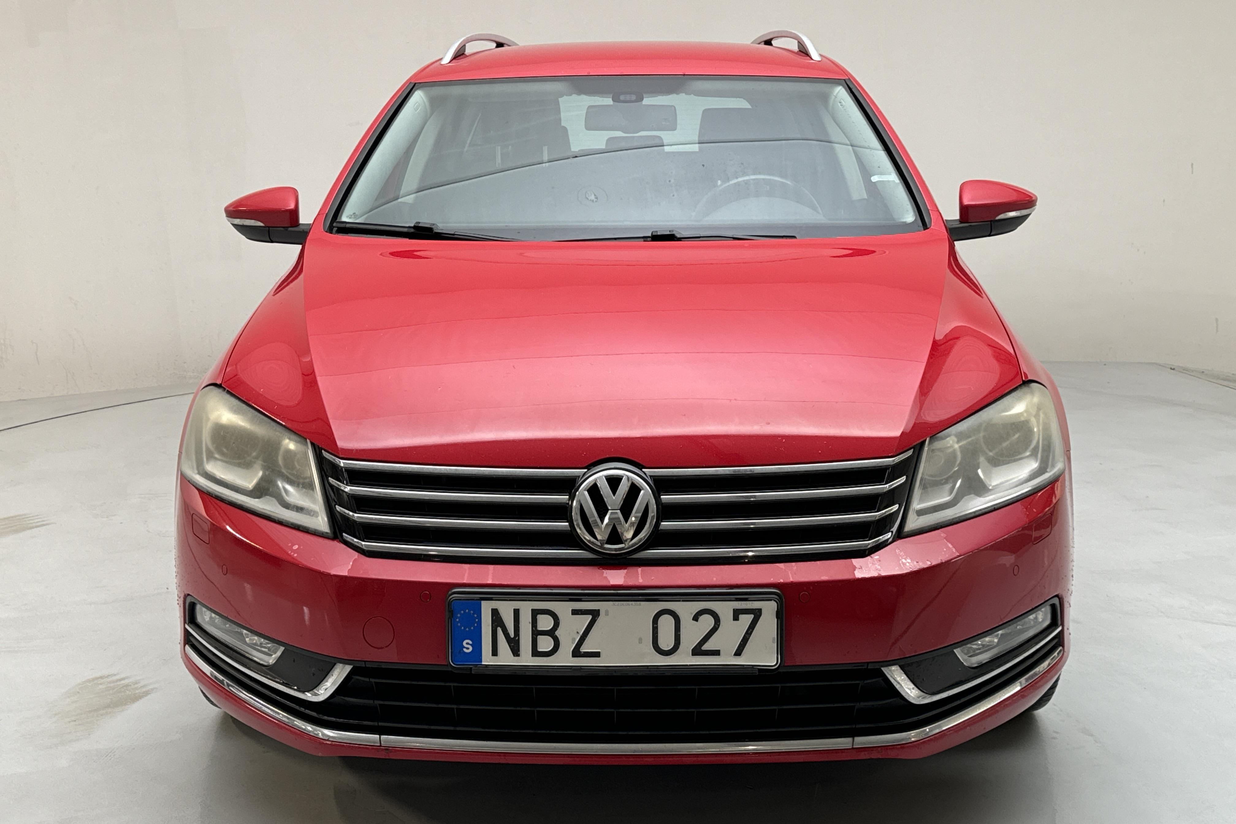 VW Passat 1.4 TSI EcoFuel Variant (150hk) - 165 660 km - Automatic - red - 2013