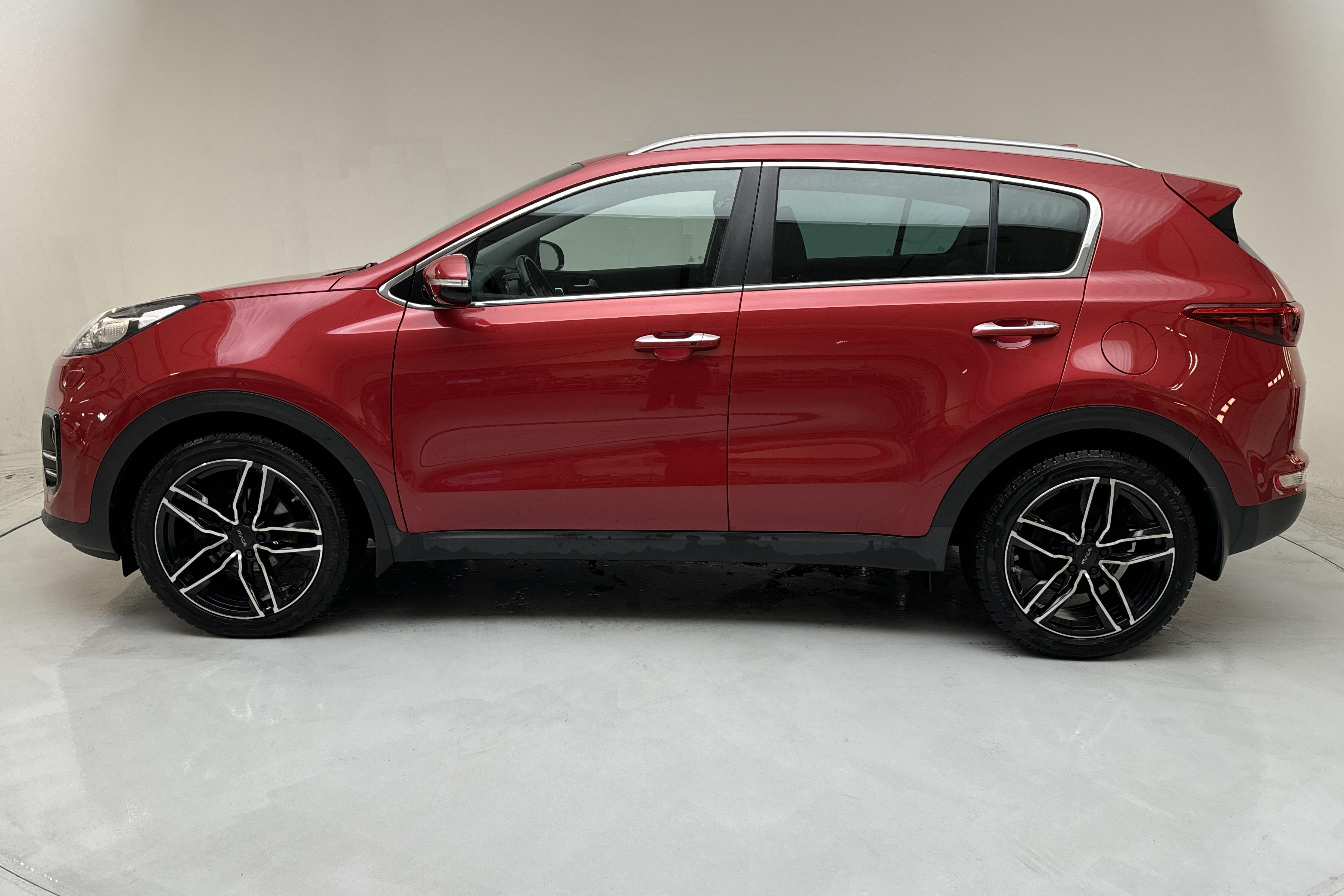 KIA Sportage 1.7 CRDi 2WD (141hk) - 102 320 km - Automatyczna - czerwony - 2017