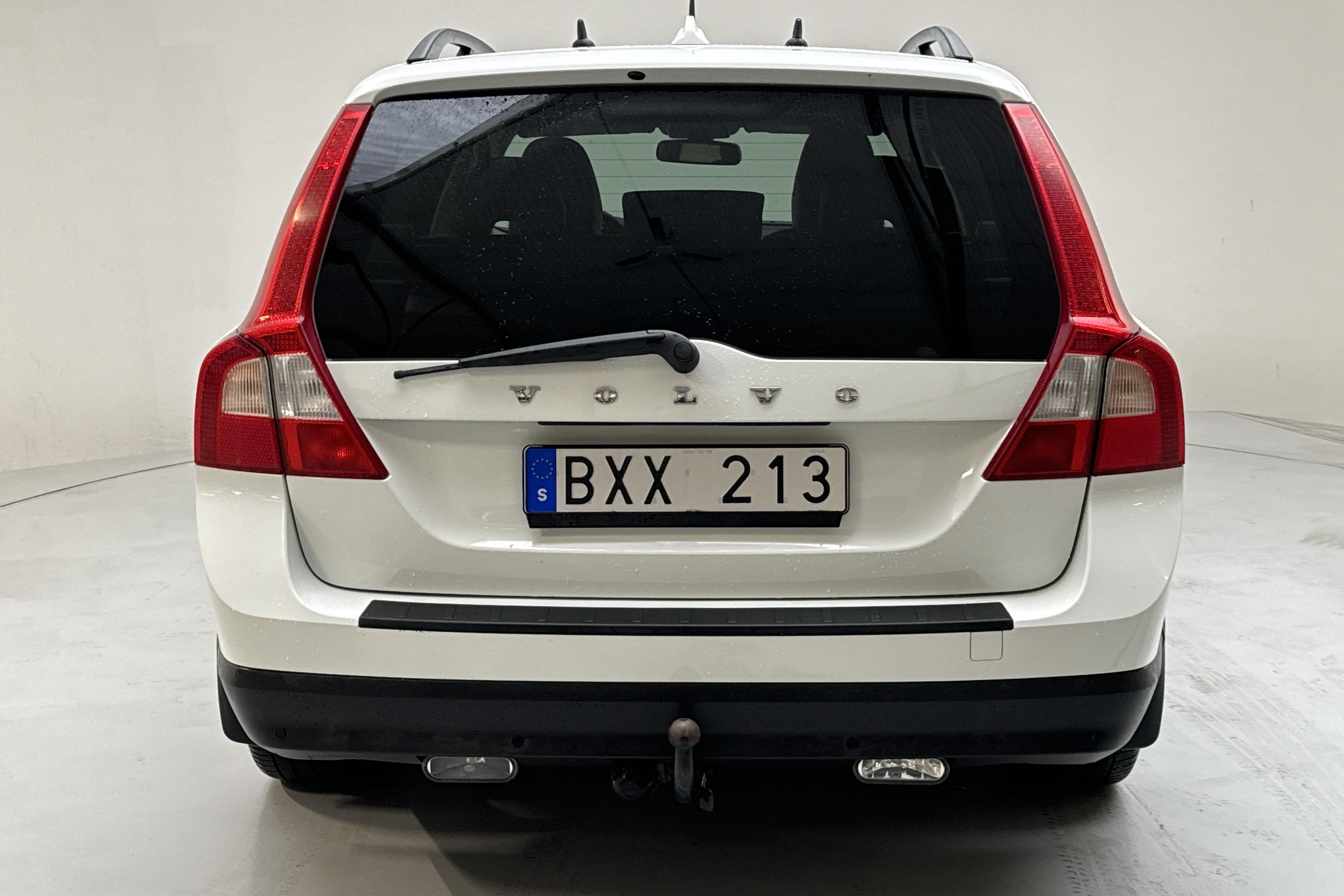 Volvo V70 II 2.5FT (231hk) - 268 100 km - Automatyczna - biały - 2010