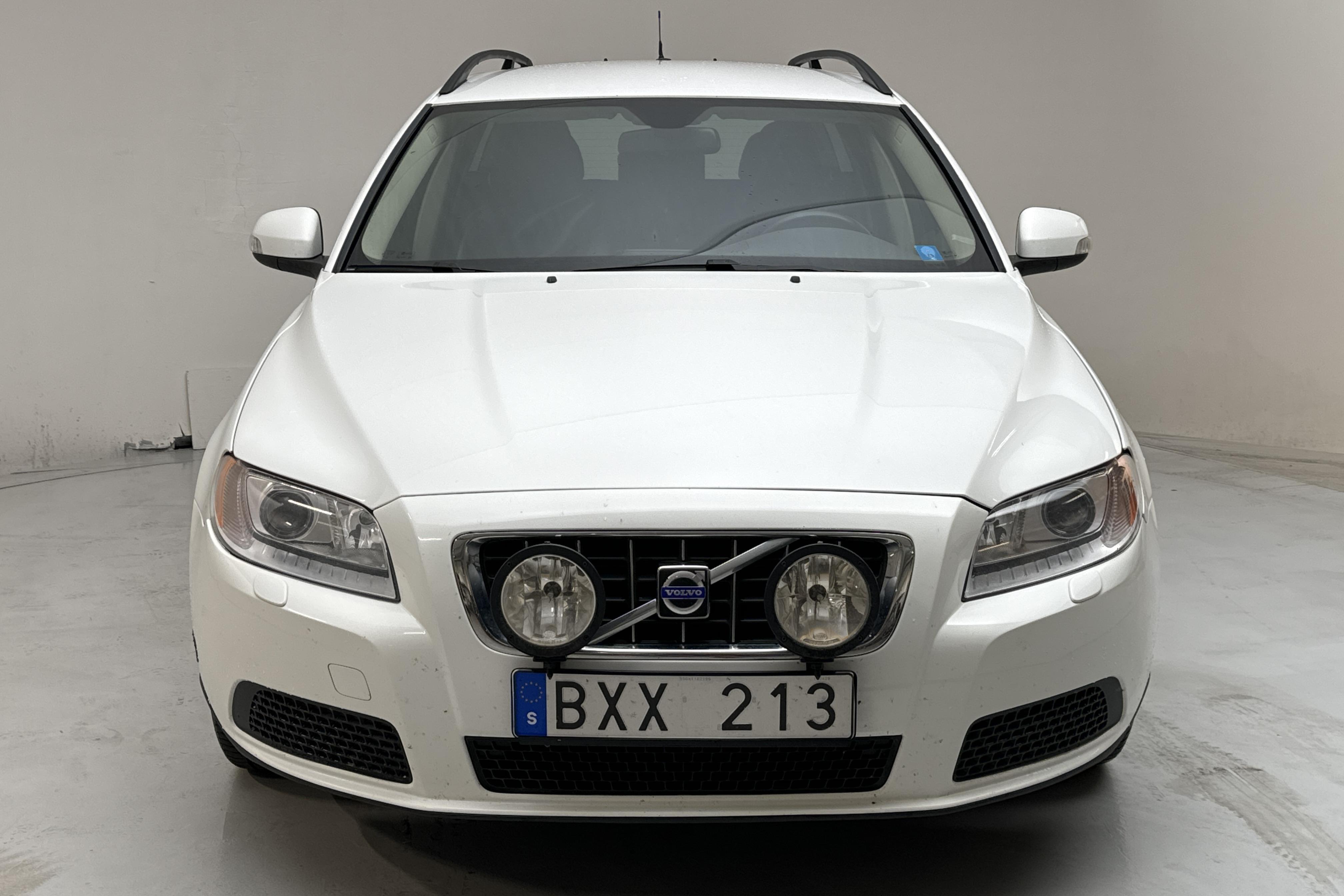 Volvo V70 II 2.5FT (231hk) - 268 100 km - Automatyczna - biały - 2010