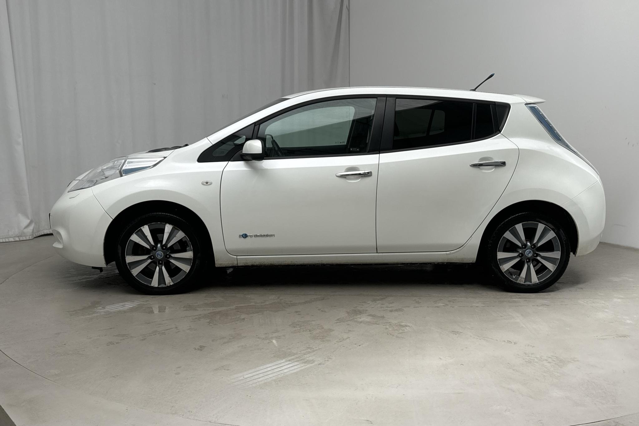 Nissan LEAF 5dr (109hk) - 104 100 km - Automaattinen - valkoinen - 2013