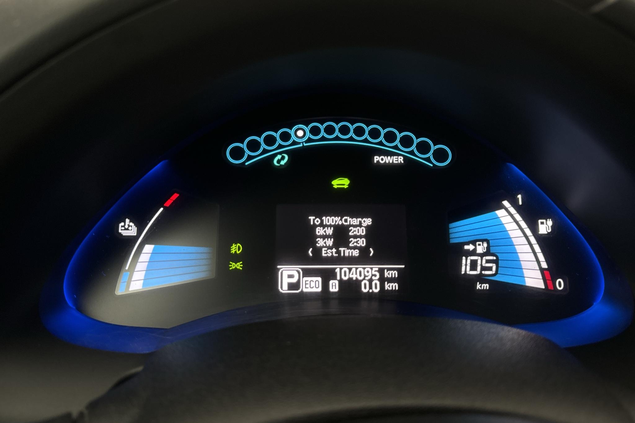 Nissan LEAF 5dr (109hk) - 104 100 km - Automatyczna - biały - 2013