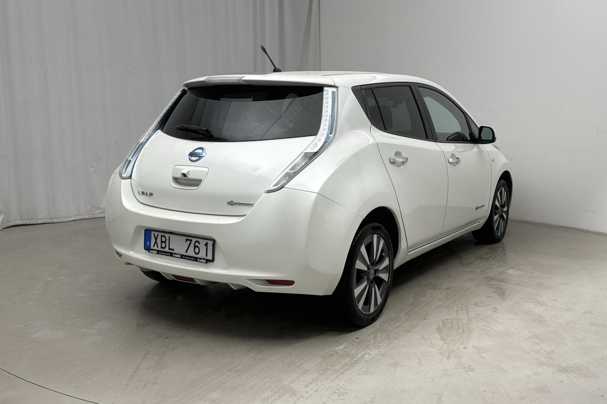 Nissan LEAF 5dr (109hk) - 104 100 km - Automaattinen - valkoinen - 2013