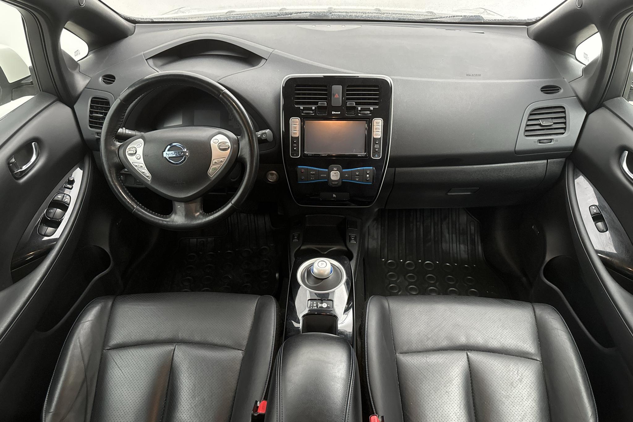 Nissan LEAF 5dr (109hk) - 104 100 km - Automaattinen - valkoinen - 2013