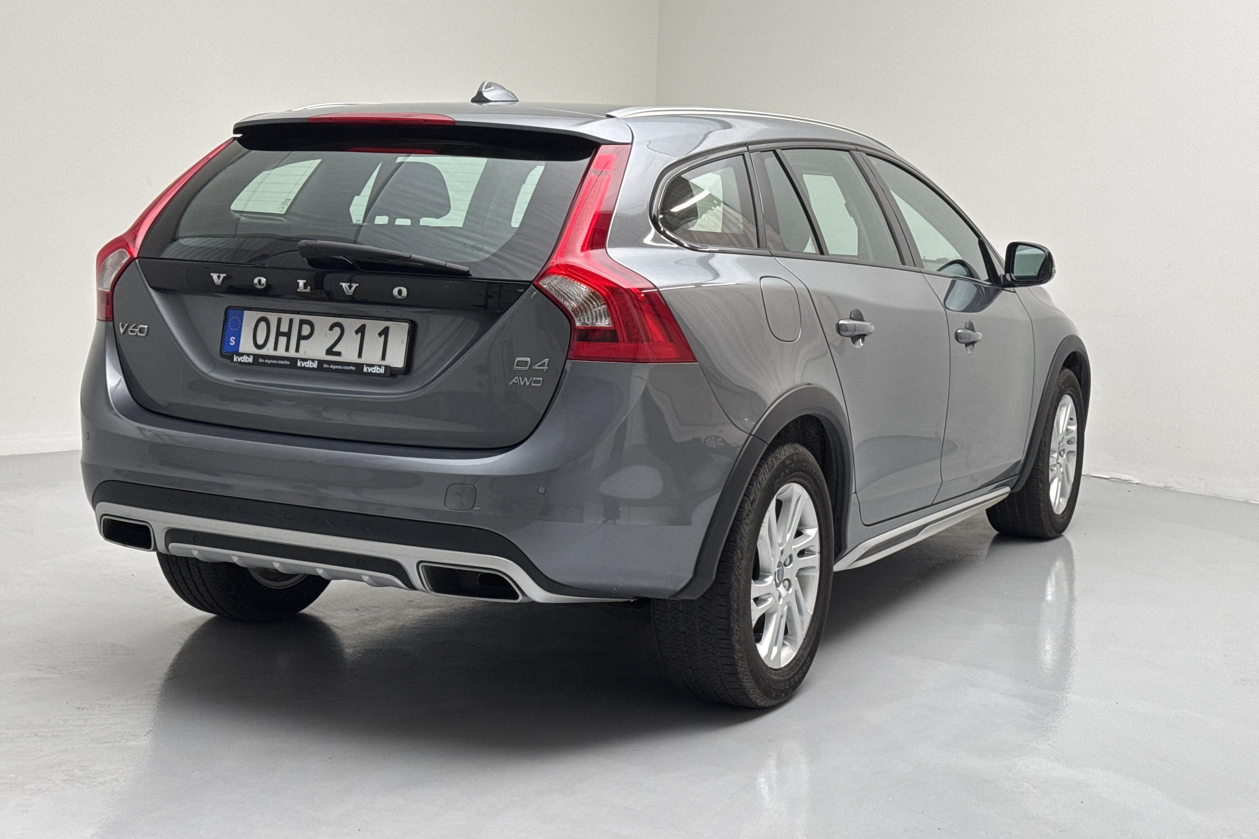 Volvo V60 D4 Cross Country AWD (190hk) - 5 175 mil - Automat - grå - 2017