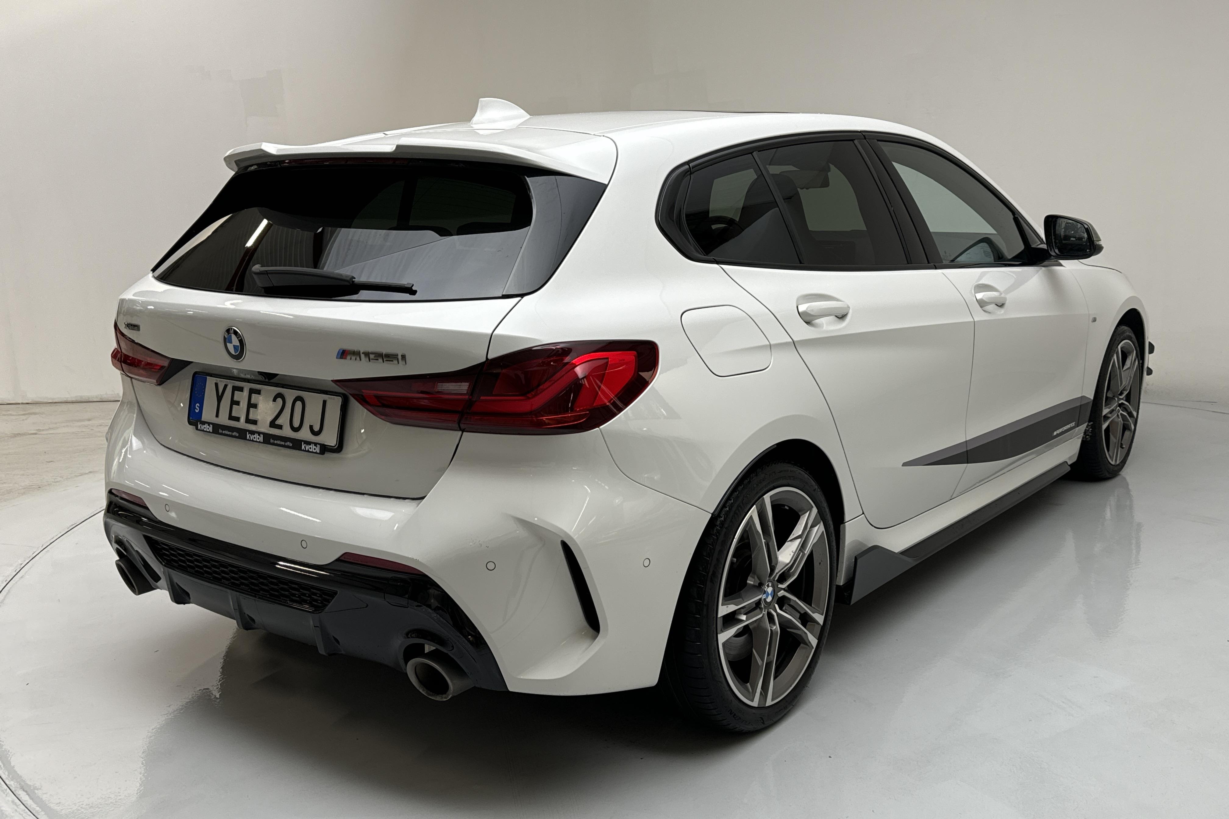 BMW M135i xDrive 5dr, F40 (306hk) - 4 030 mil - Automat - vit - 2020