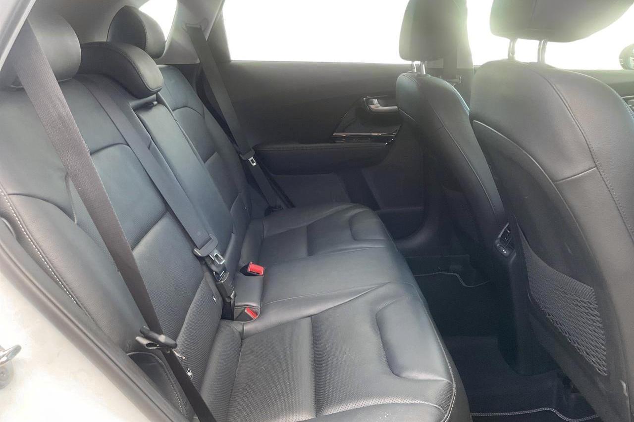 KIA Niro Hybrid 1.6 (141hk) - 59 830 km - Automaatne - valge - 2018