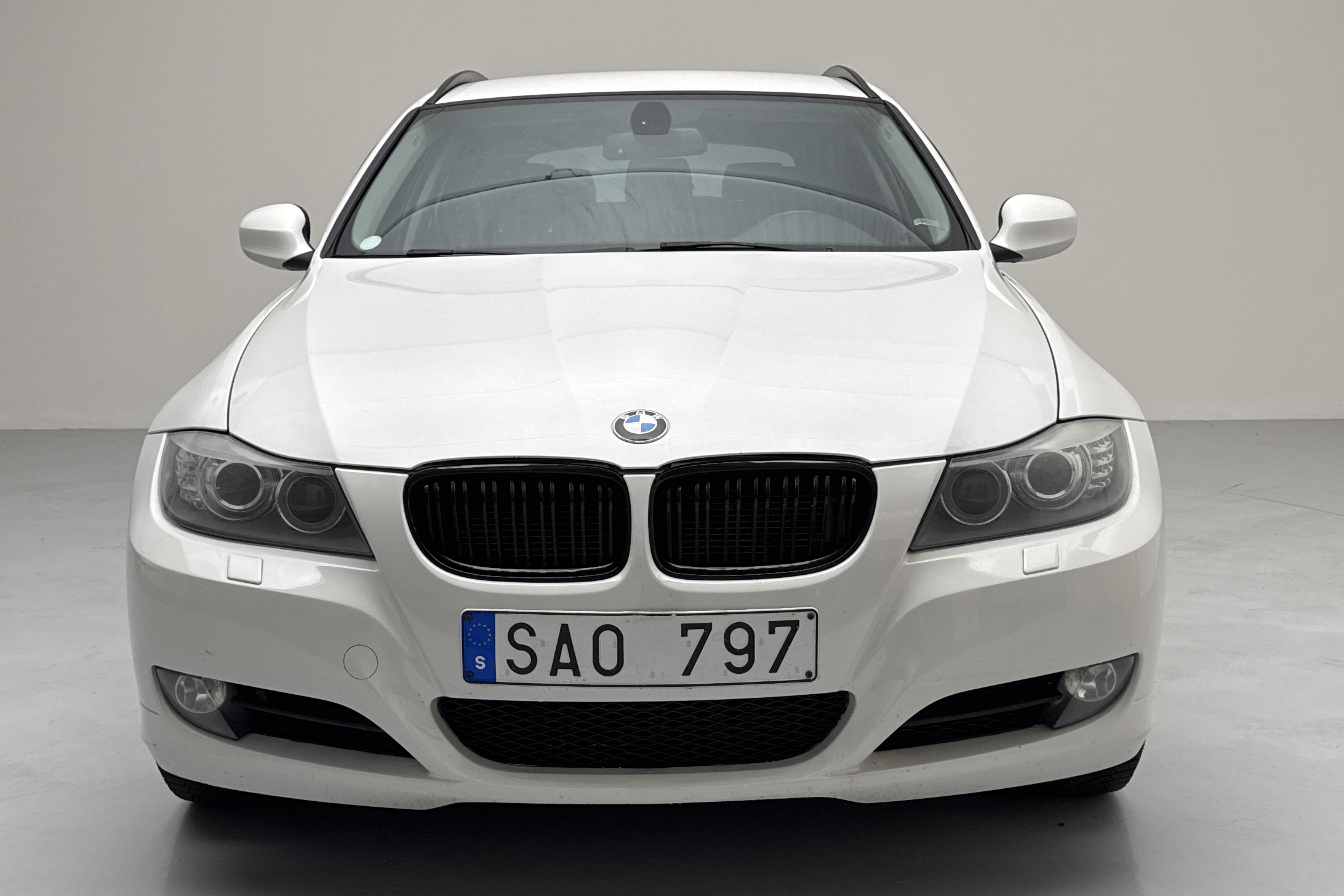 BMW 320d xDrive Touring, E91 (184hk) - 206 440 km - Manuaalinen - valkoinen - 2011