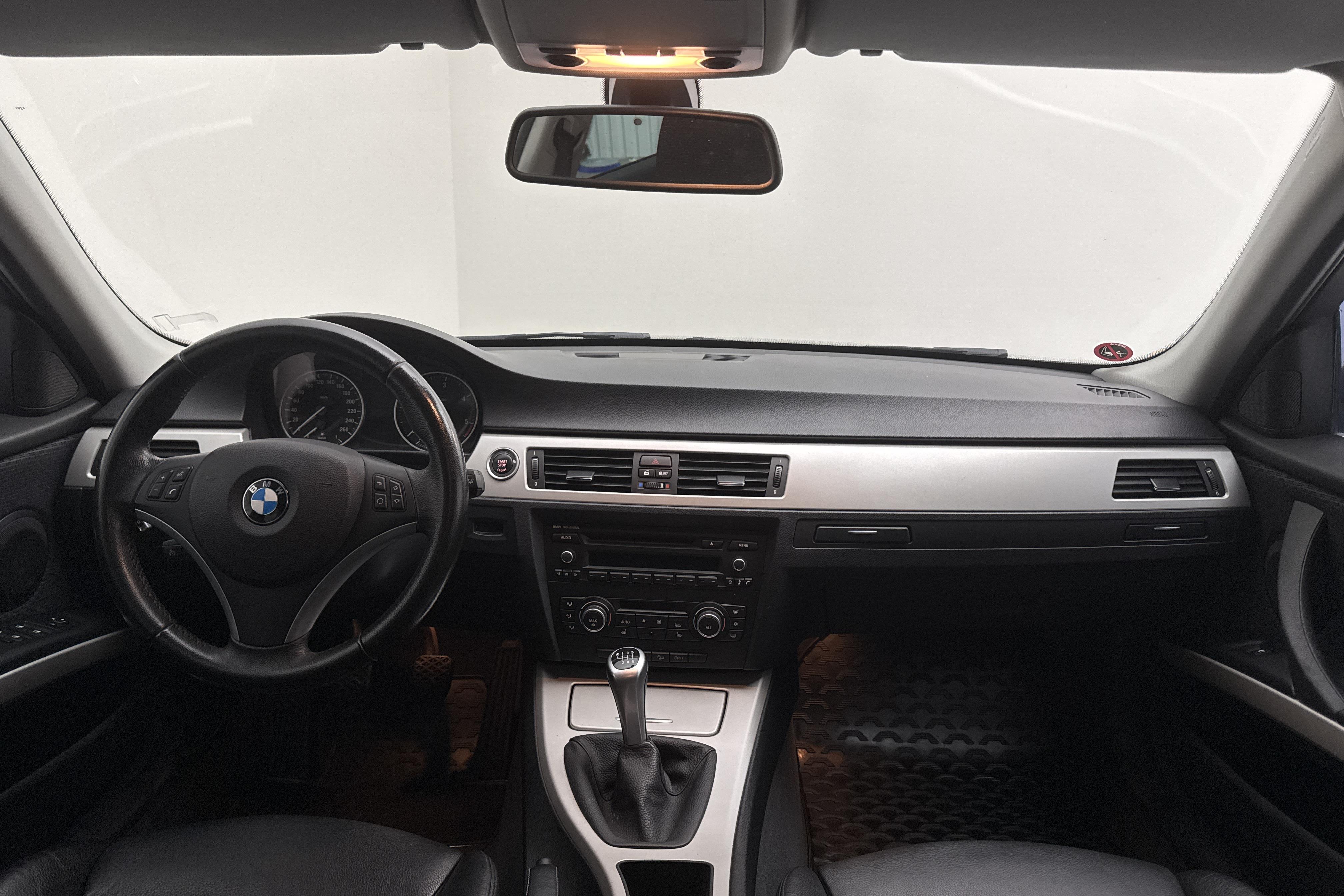 BMW 320d xDrive Touring, E91 (184hk) - 206 440 km - Käsitsi - valge - 2011