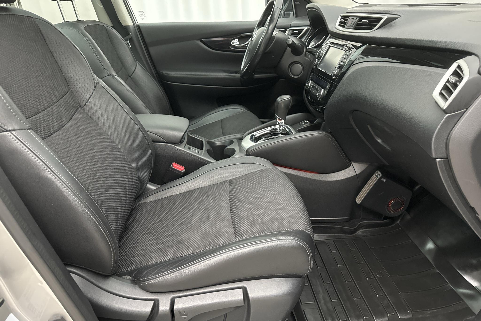 Nissan Qashqai 1.2 (115hk) - 55 560 km - Automatyczna - srebro - 2016