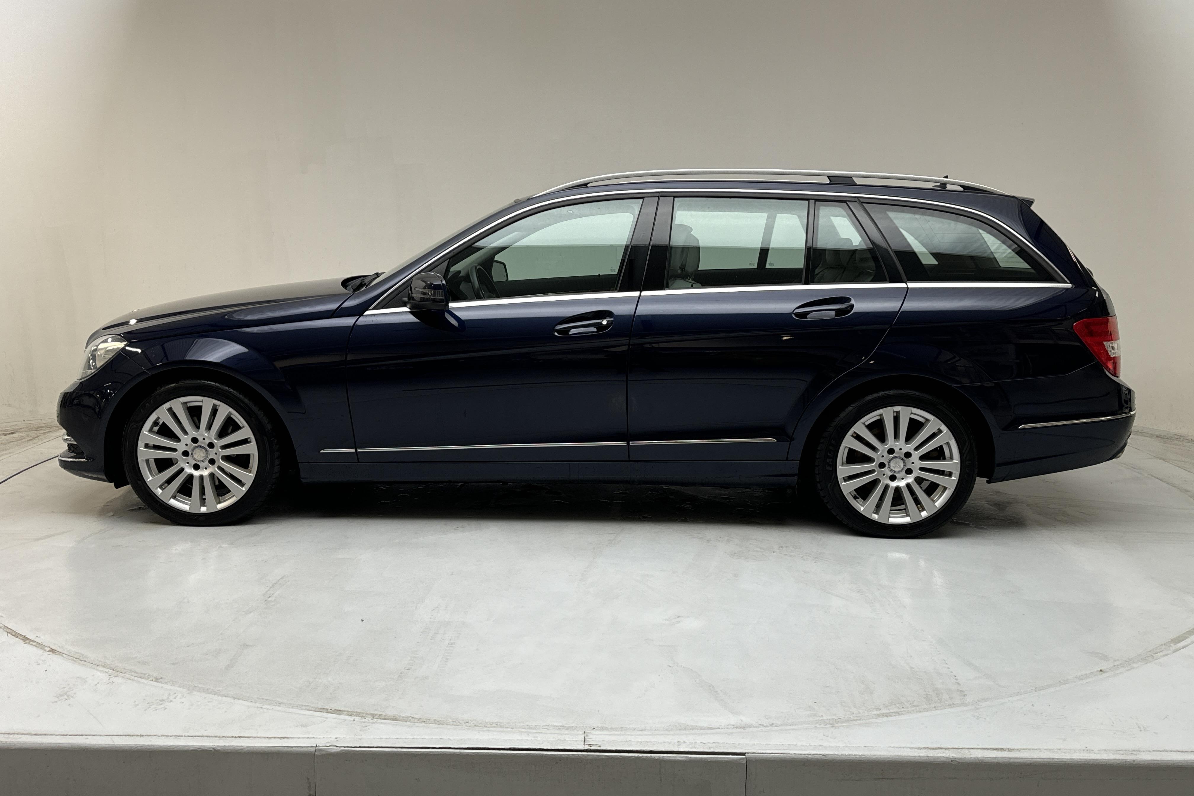 Mercedes C 300 CDI 4Matic Kombi BlueEfficiency S204 (231hk) - 187 540 km - Automatic - Dark Blue - 2013