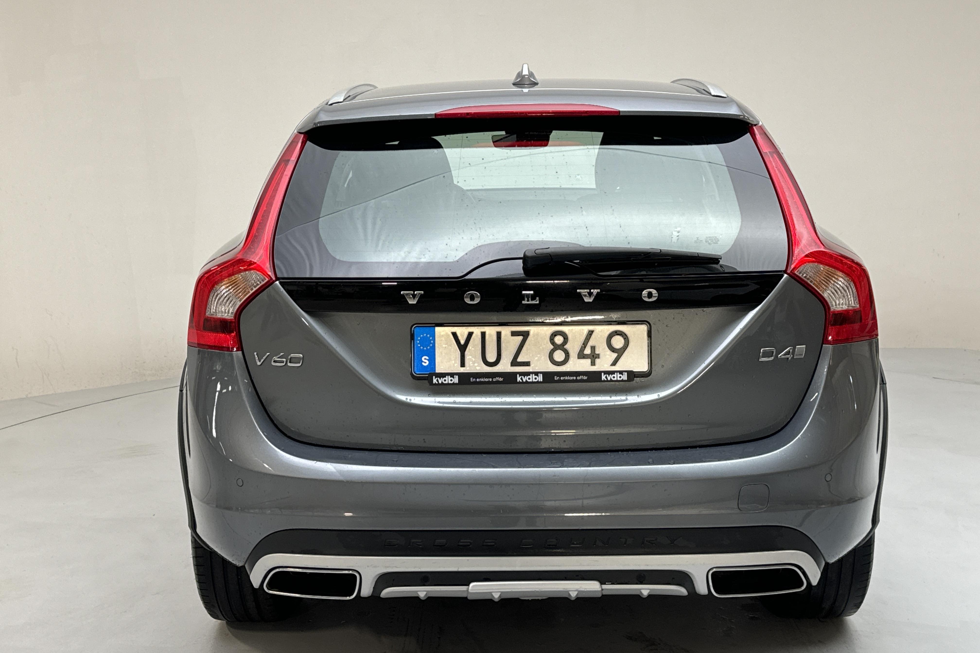 Volvo V60 D4 Cross Country (190hk) - 141 680 km - Automatic - gray - 2018