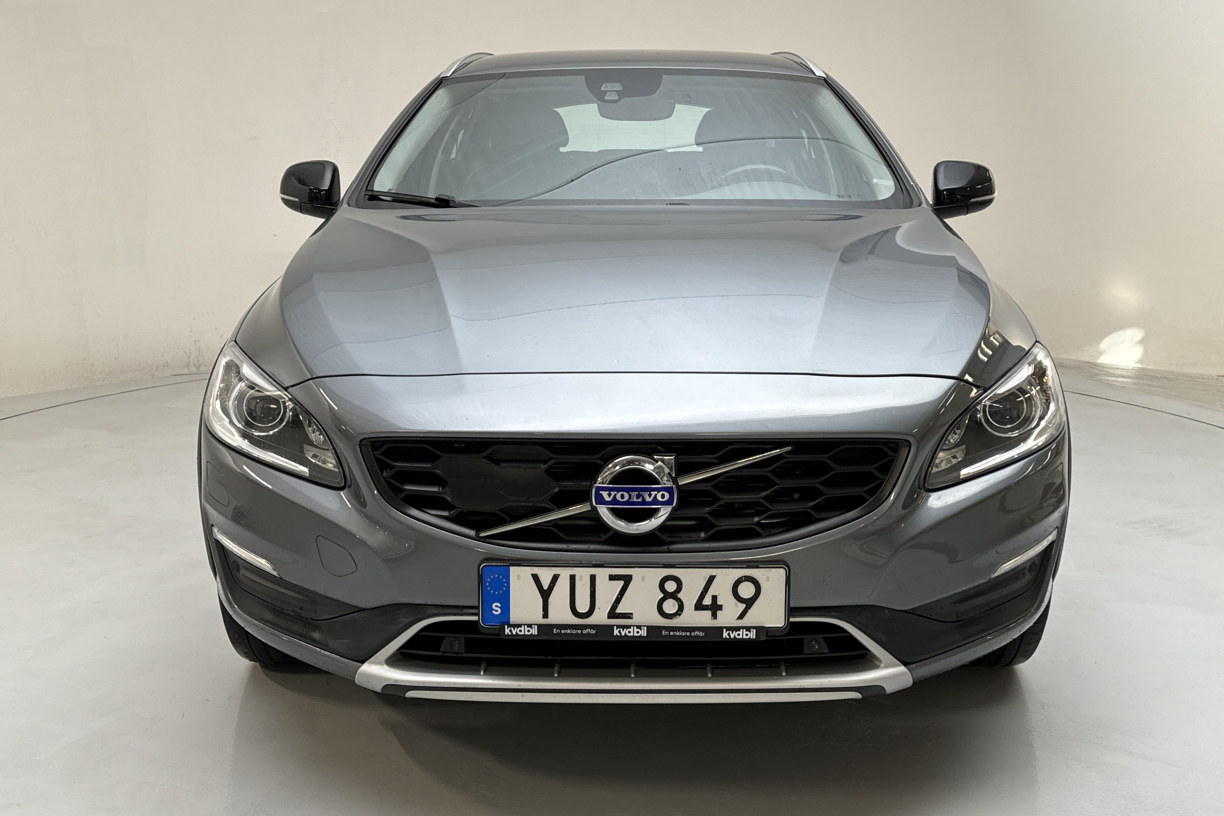 Volvo V60 D4 Cross Country (190hk) - 14 168 mil - Automat - grå - 2018