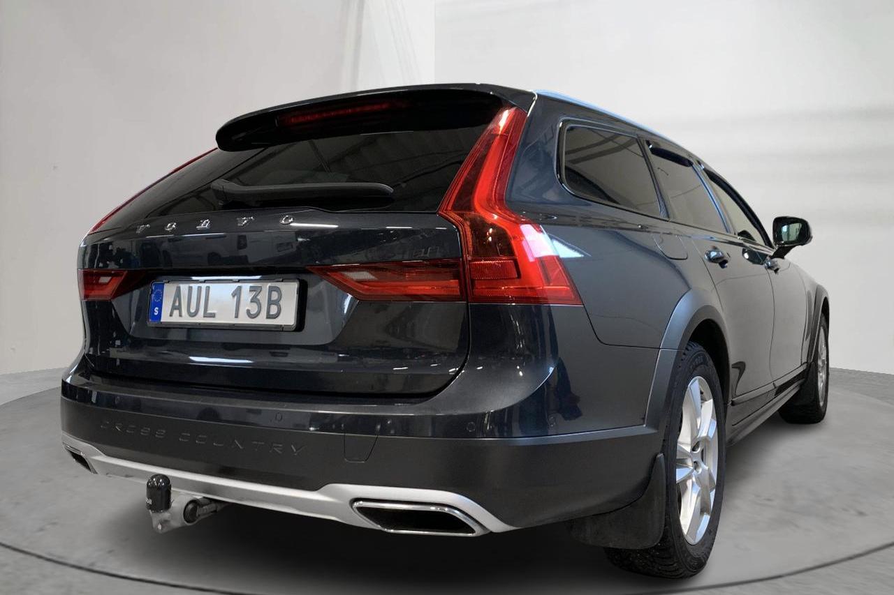 Volvo V90 D4 Cross Country AWD (190hk) - 14 584 mil - Automat - grå - 2020