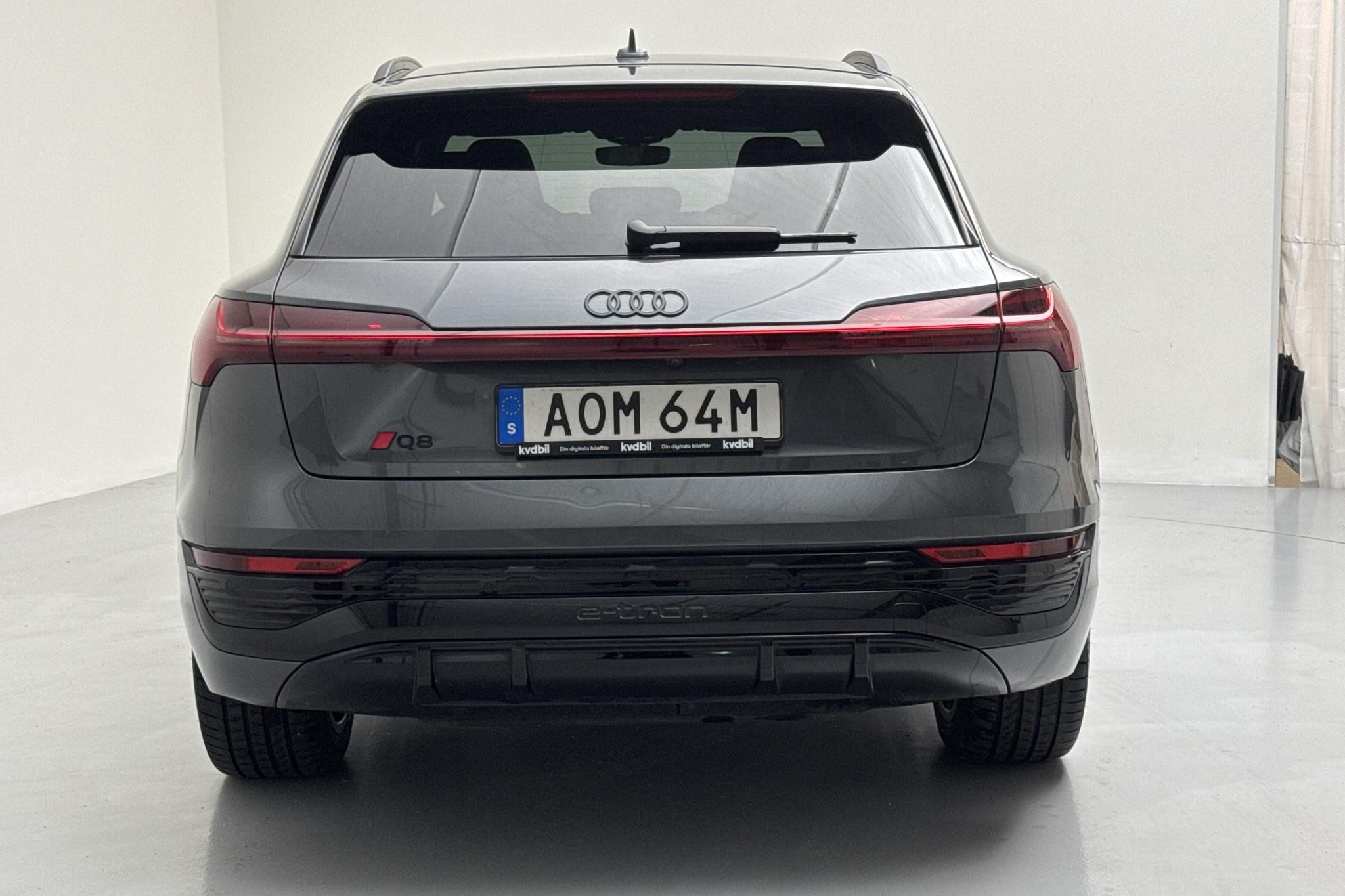 Audi Q8 55 e-tron quattro (408hk) - 13 390 km - Automaattinen - harmaa - 2024