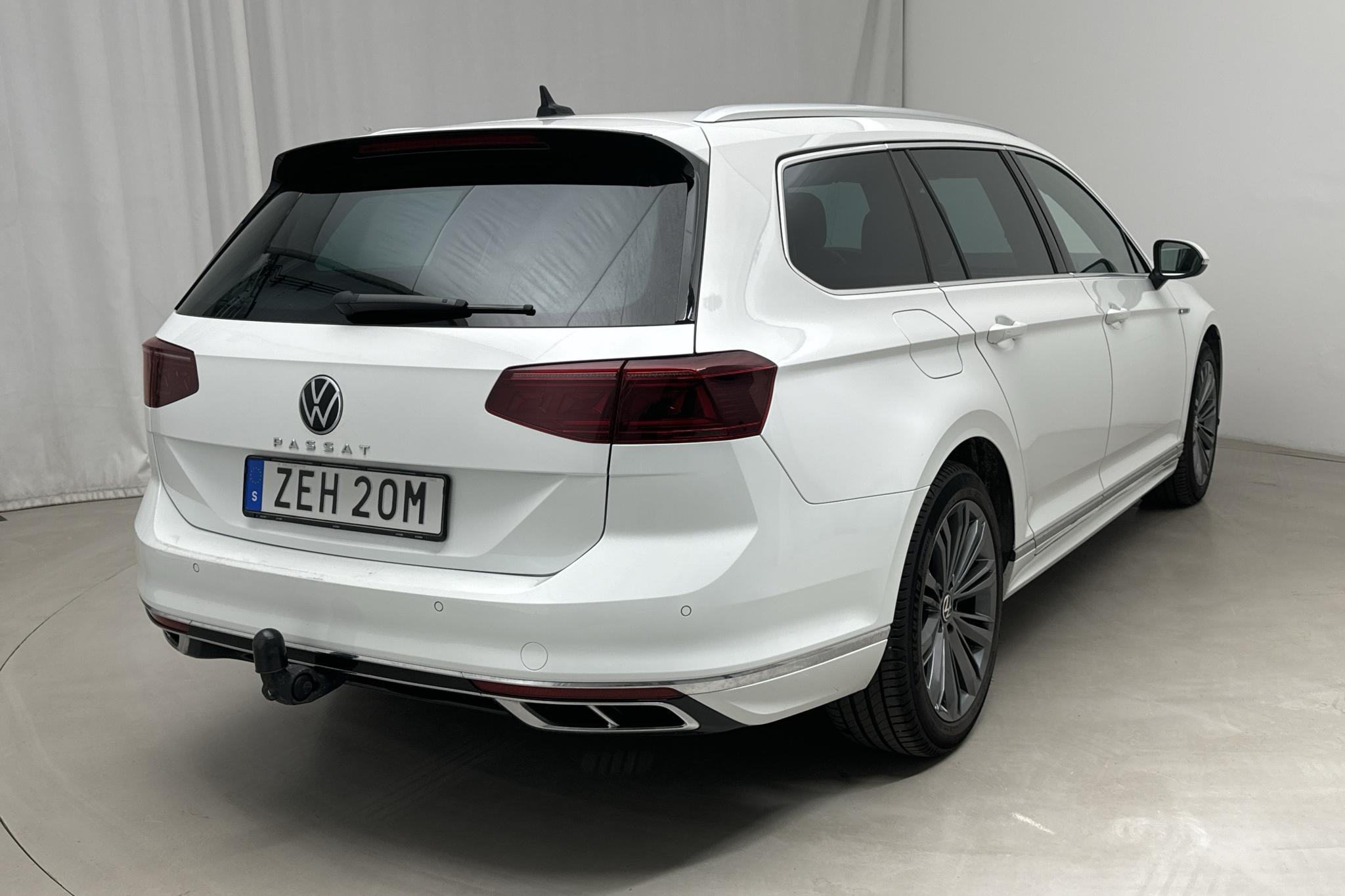 VW Passat 2.0 TDI Sportscombi (200hk) - 12 446 mil - Automat - vit - 2021