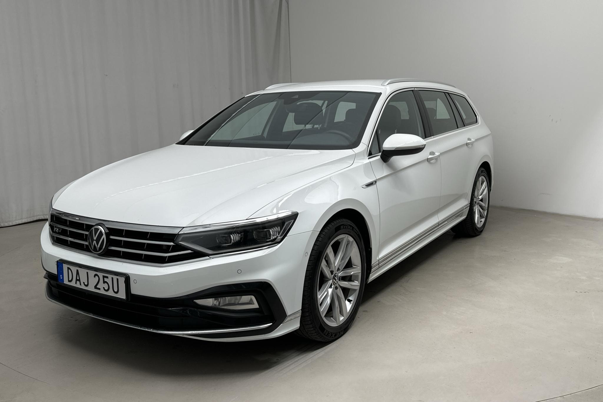 VW Passat 2.0 TDI Sportscombi 4Motion (200hk) - 156 540 km - Automaattinen - valkoinen - 2021