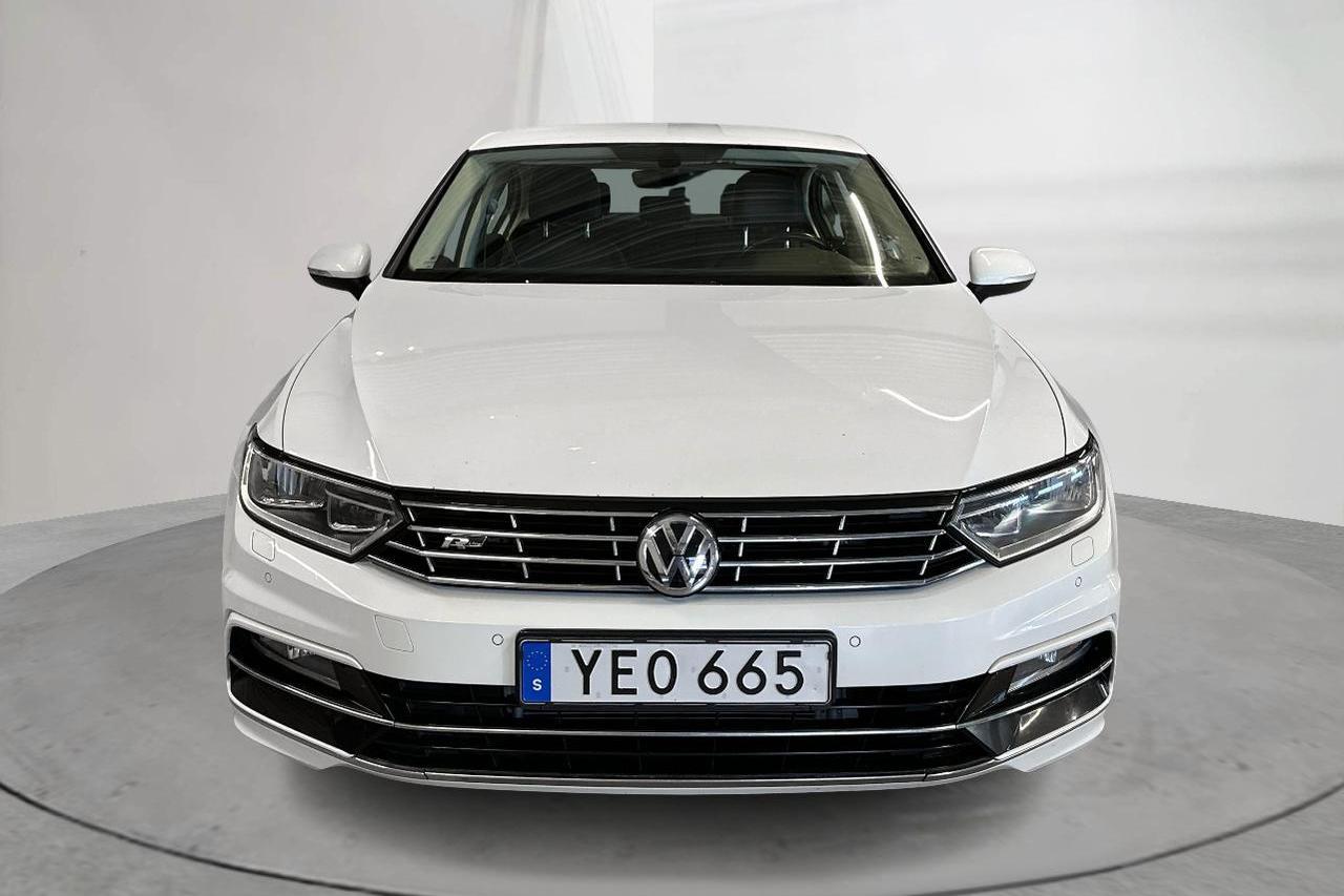 VW Passat 2.0 TDI (190hk) - 138 460 km - Automatyczna - biały - 2017