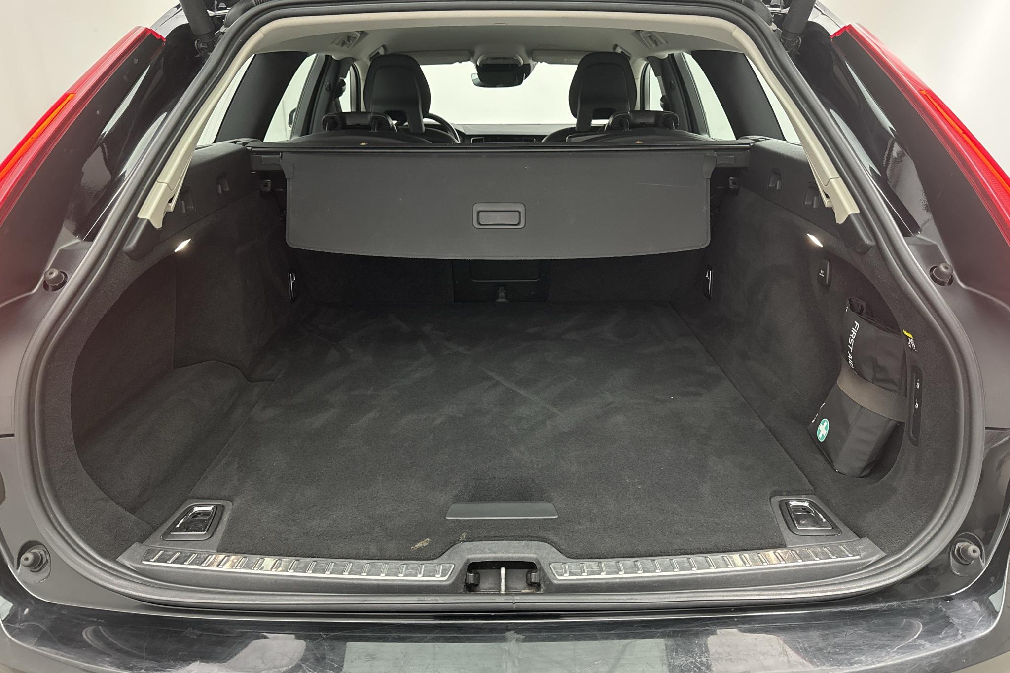 Volvo V90 D3 (150hk) - 17 520 mil - Manuell - svart - 2017