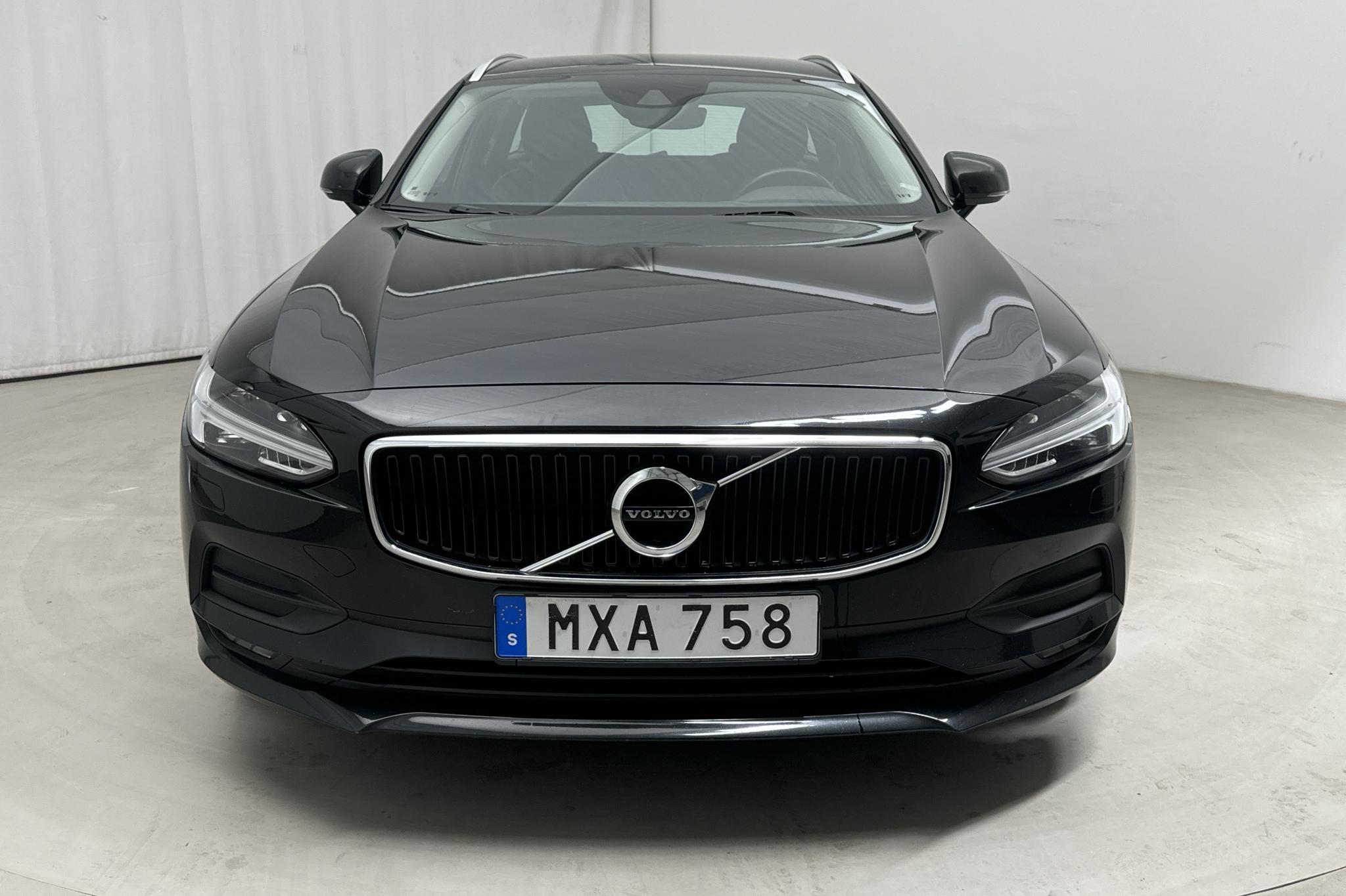 Volvo V90 D3 (150hk) - 17 520 mil - Manuell - svart - 2017