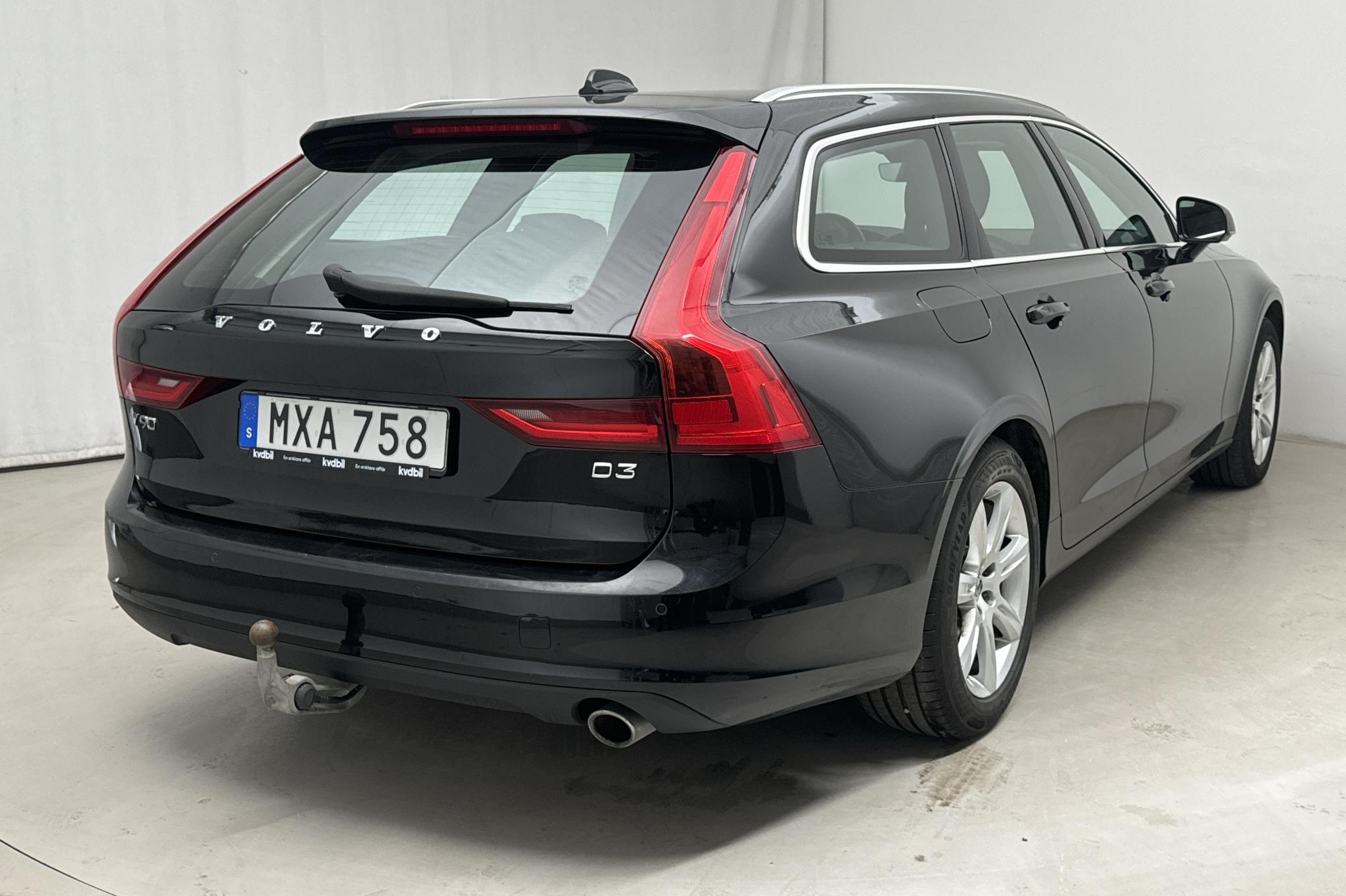 Volvo V90 D3 (150hk) - 175 200 km - Manualna - czarny - 2017