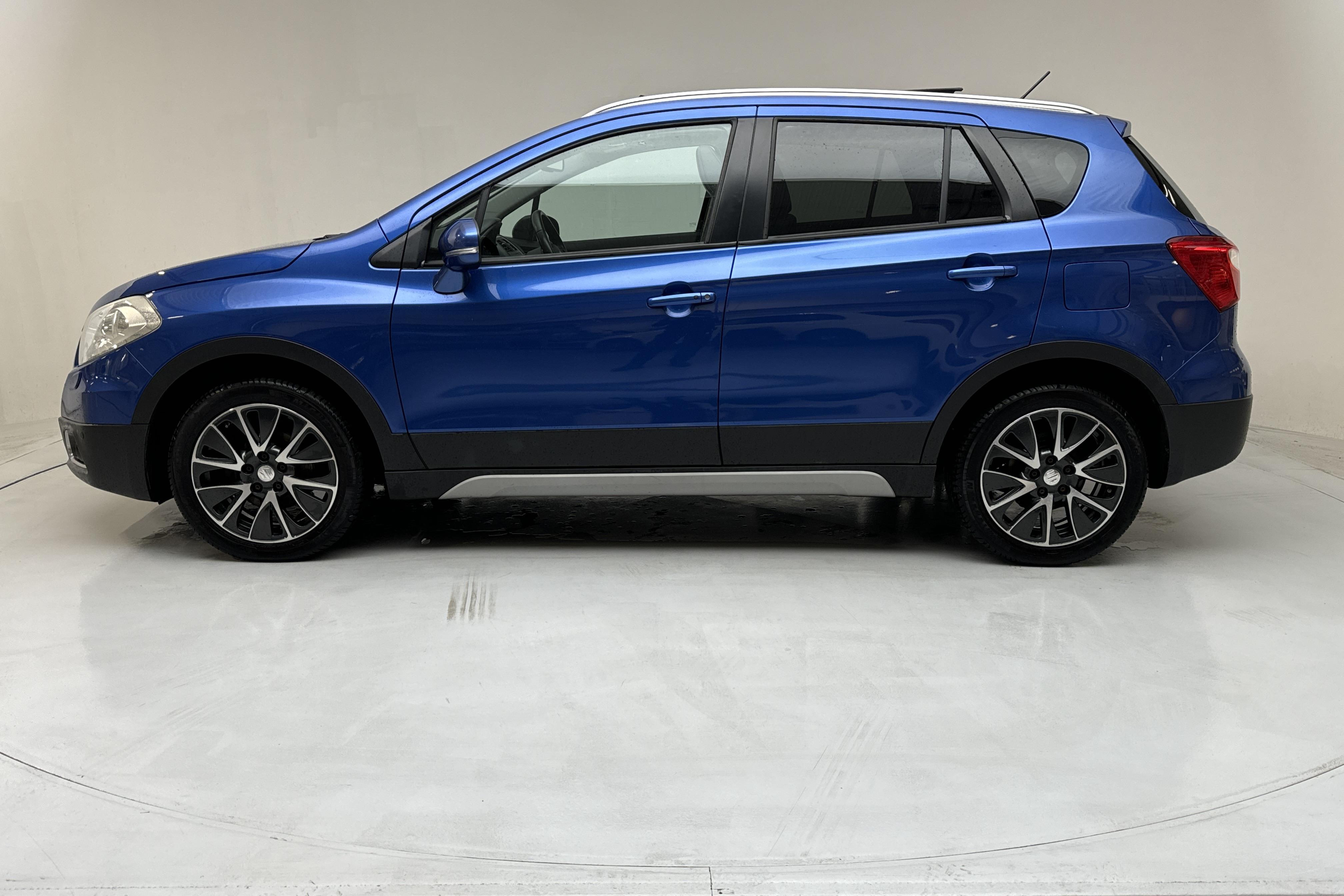 Suzuki S-Cross 1.6D 4x4 (120hk) - 98 530 km - Manuaalinen - sininen - 2014