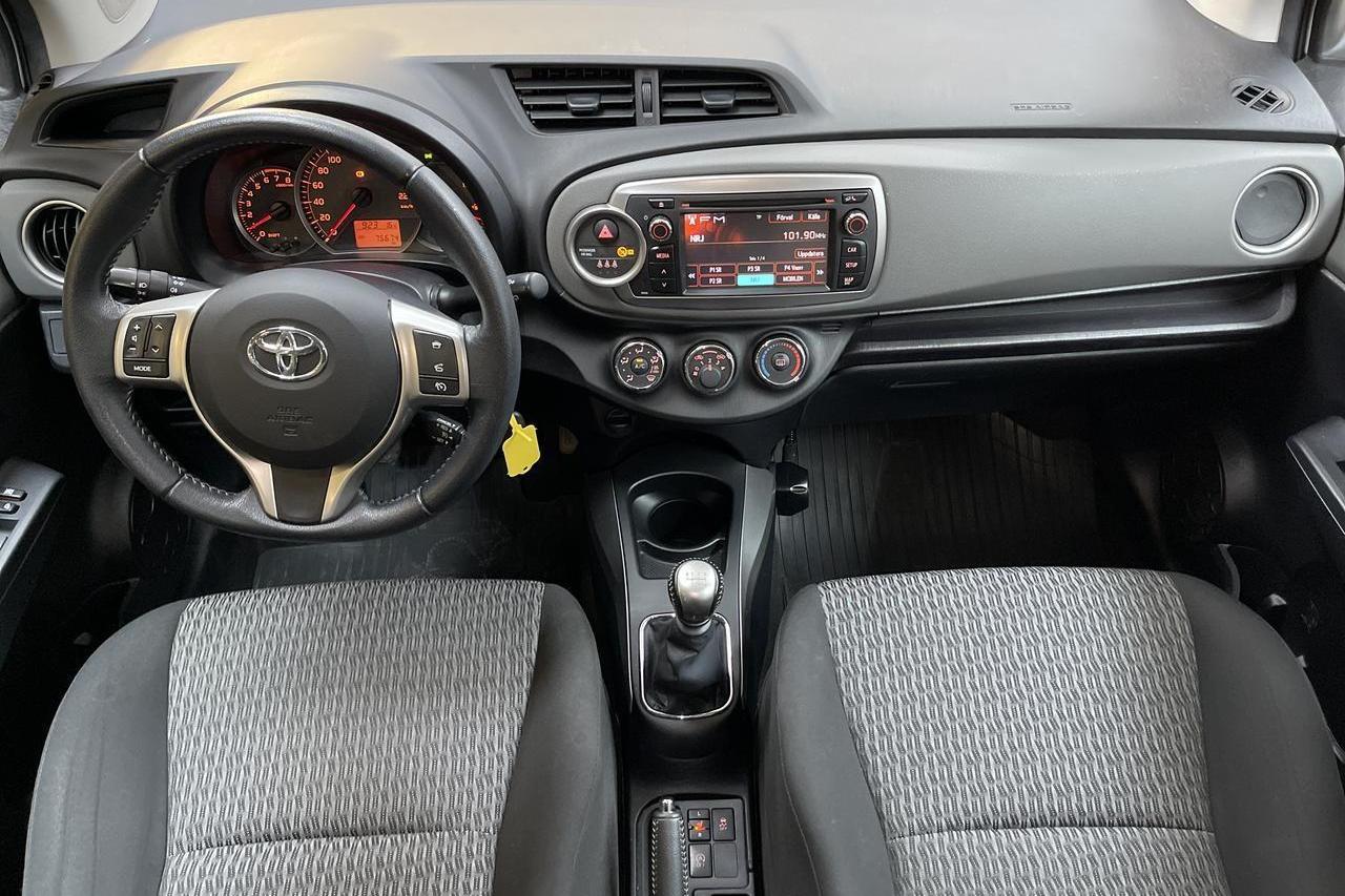 Toyota Yaris 1.33 5dr (100hk) - 75 680 km - Käsitsi - hõbe - 2014