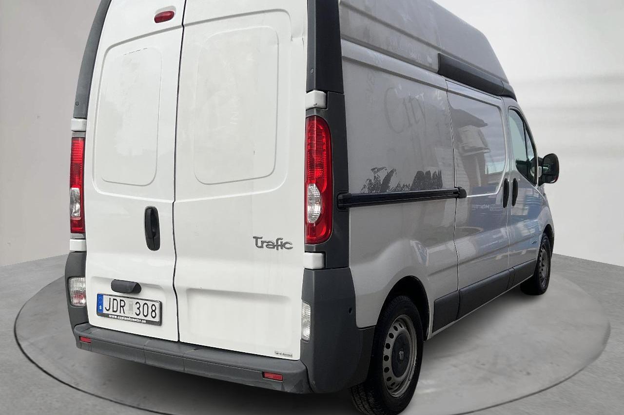 Renault Trafic 2.0 dCi Skåp (115hk) - 82 620 km - Manualna - biały - 2008