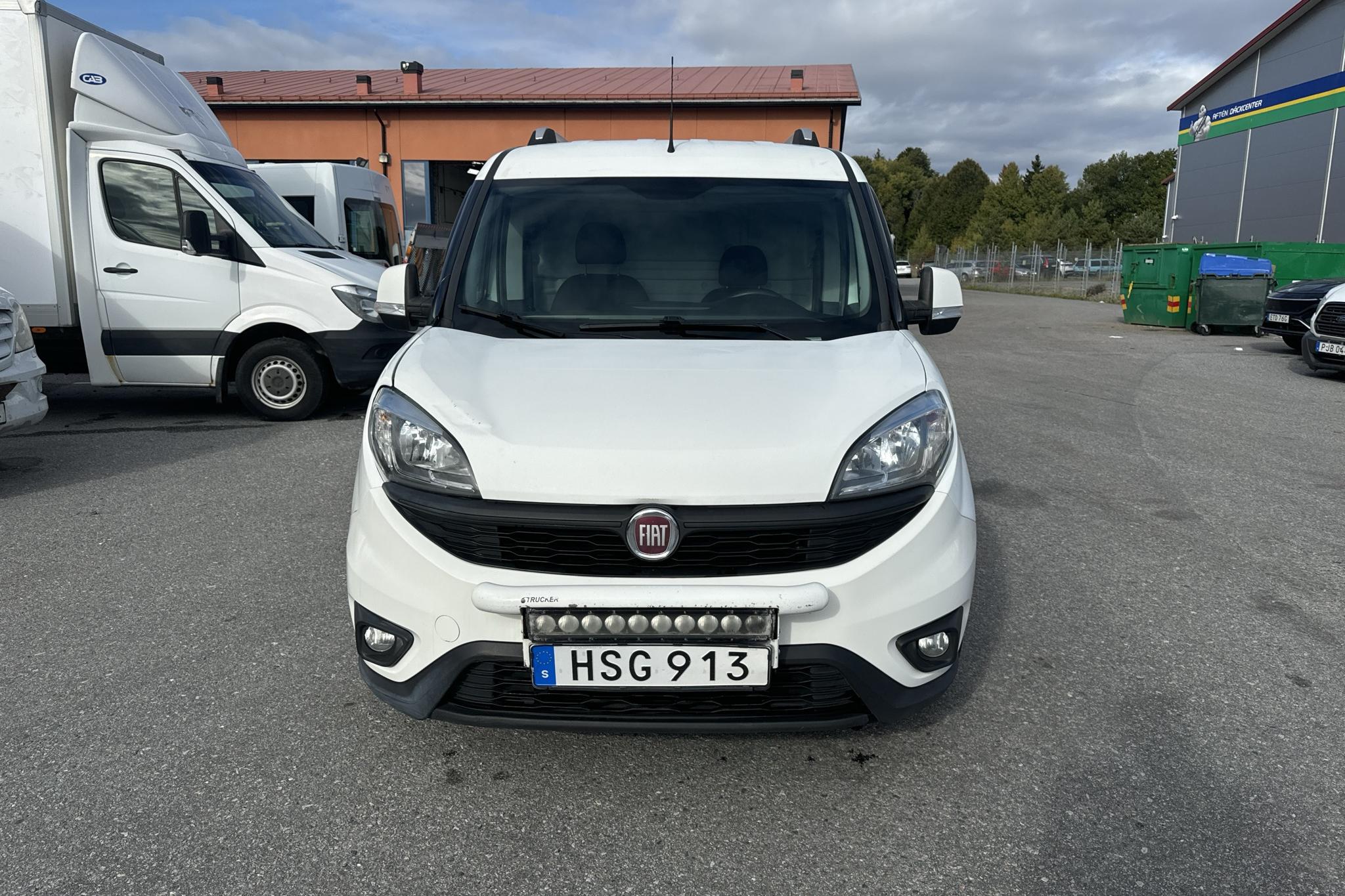 Fiat Doblo Cargo 2.0 (135hk) - 175 340 km - Käsitsi - valge - 2015