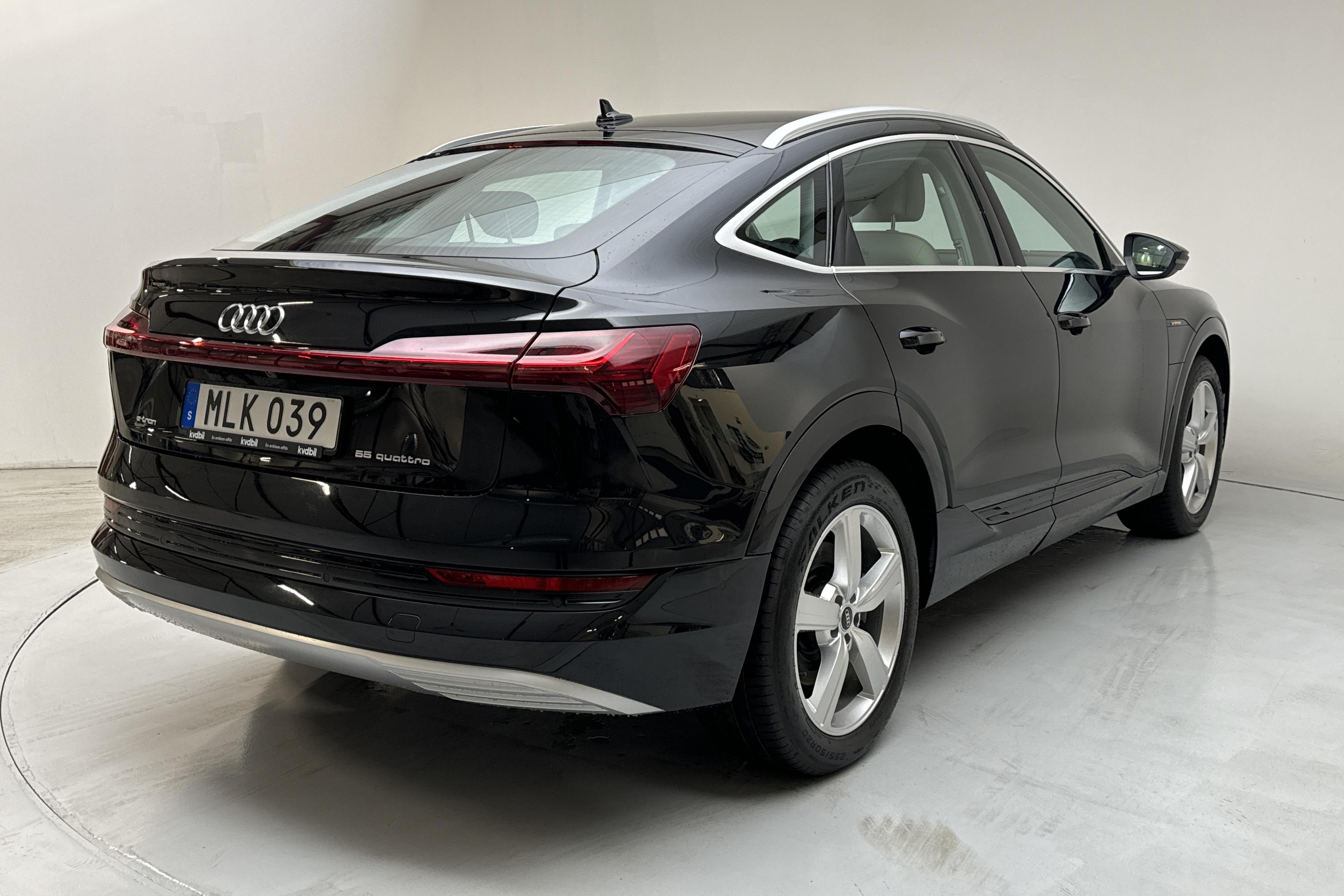 Audi e-tron Sportback 55 quattro 95 kWh (360hk) - 112 620 km - Automaattinen - musta - 2021