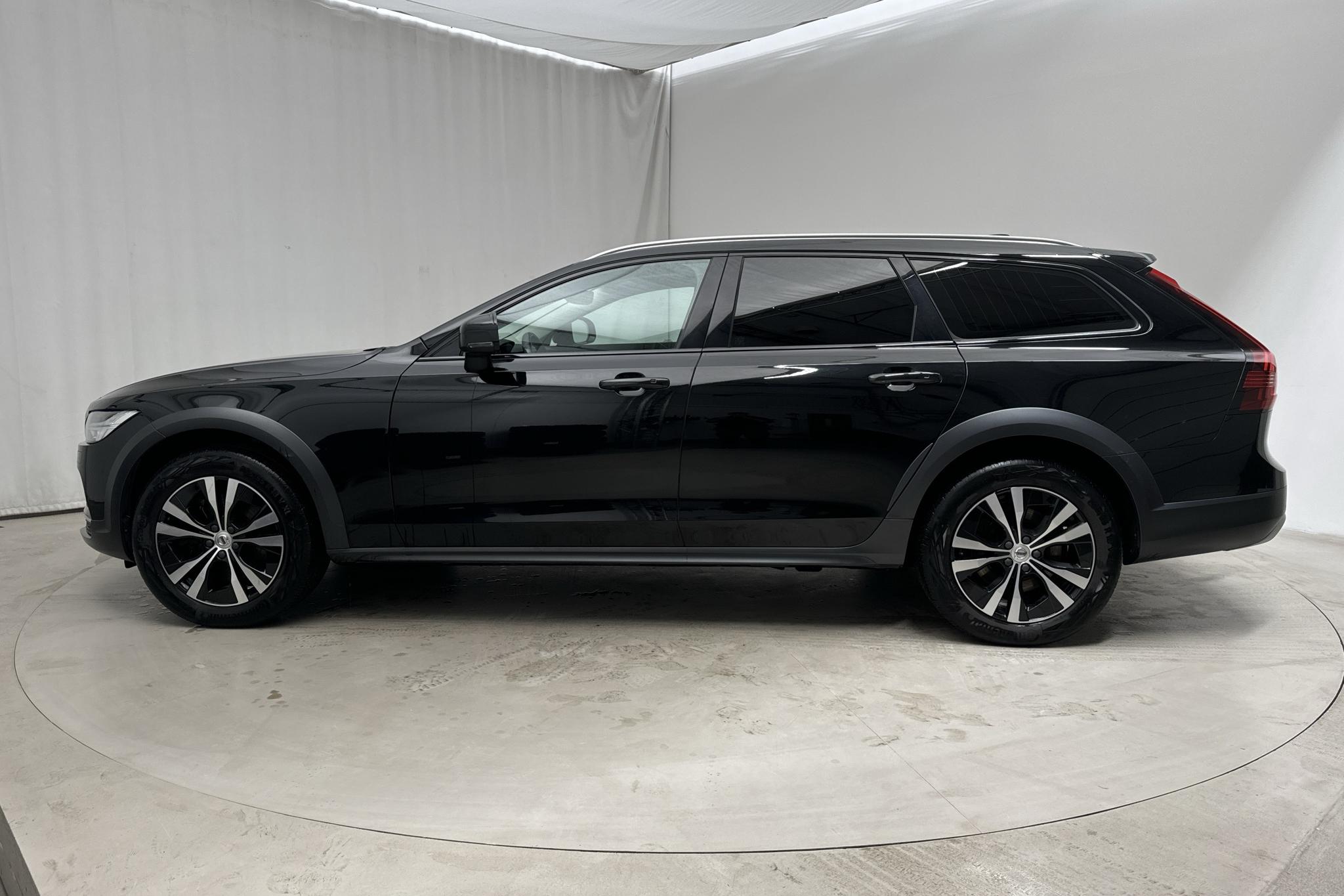 Volvo V90 B4 Cross Country AWD Mildhybrid, Diesel (197hk) - 107 010 km - Automatic - black - 2022