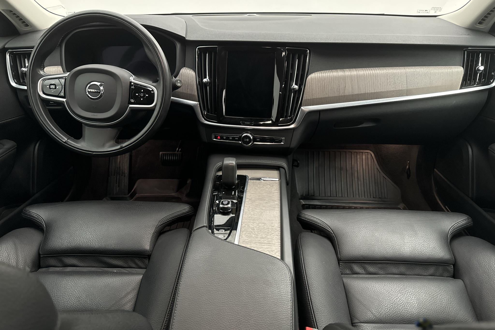 Volvo V90 B4 Cross Country AWD Mildhybrid, Diesel (197hk) - 107 010 km - Automatyczna - czarny - 2022