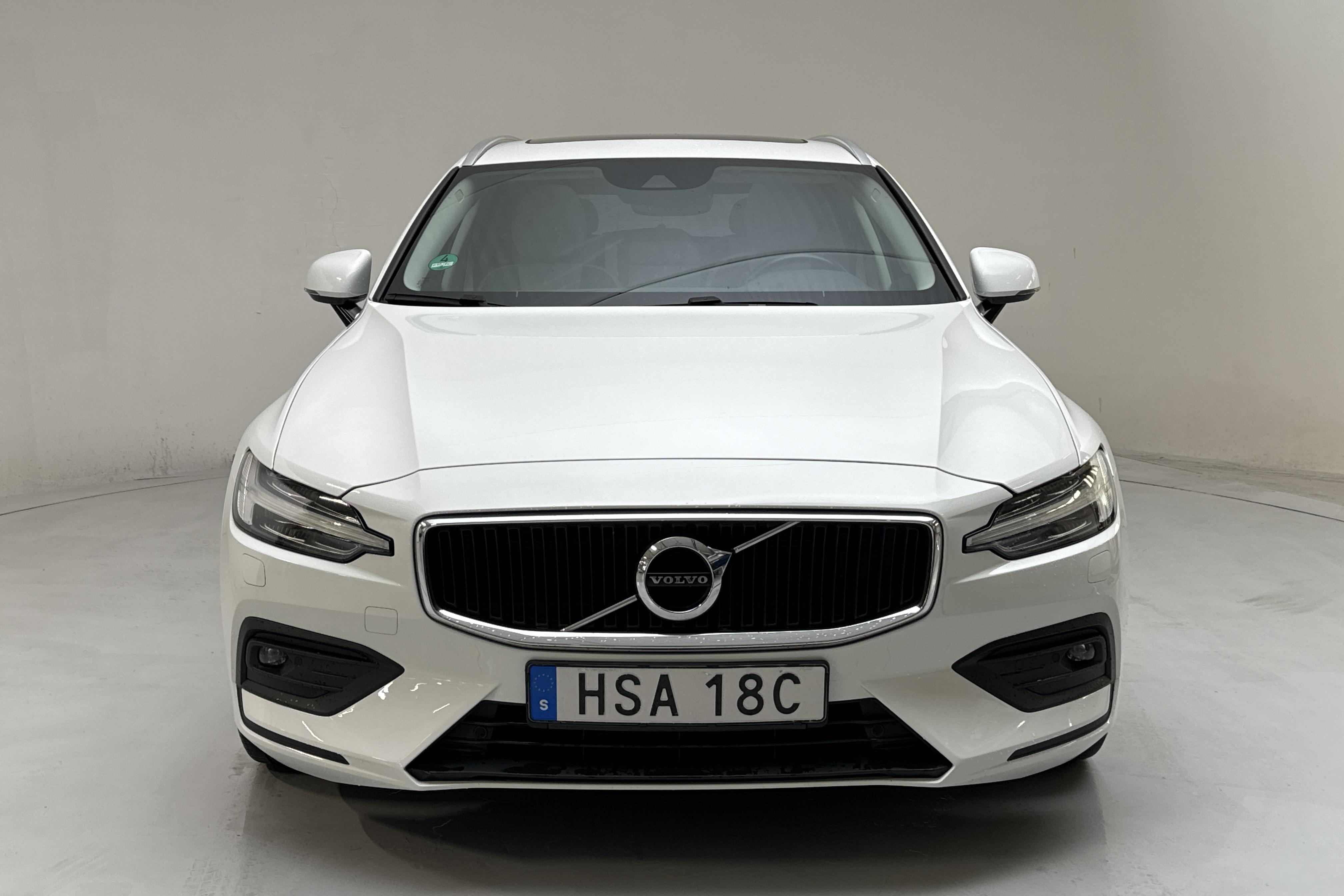 Volvo V60 B4 Mildhybrid, Diesel (197hk) - 85 800 km - Automatyczna - biały - 2021