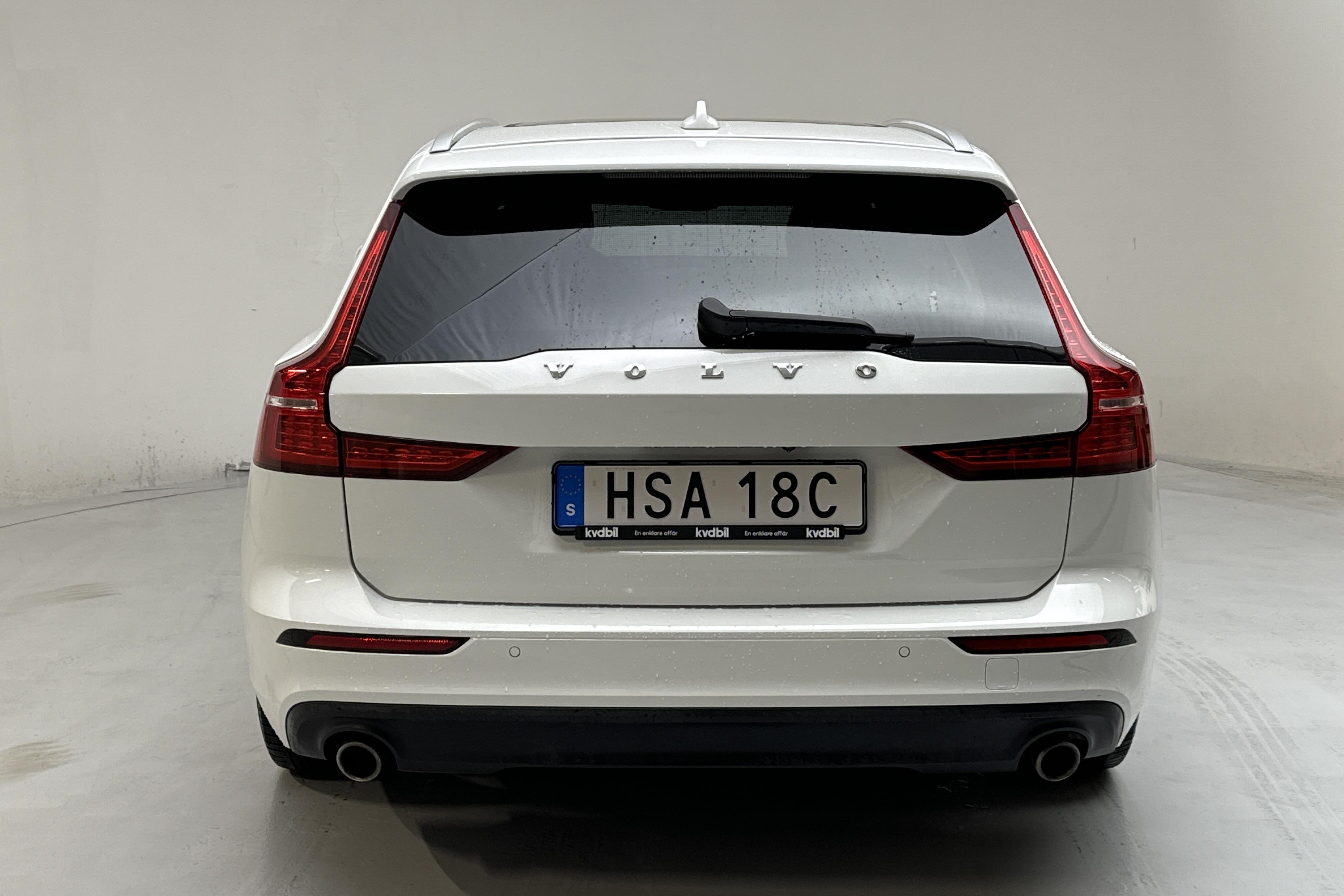 Volvo V60 B4 Mildhybrid, Diesel (197hk) - 85 800 km - Automatic - white - 2021