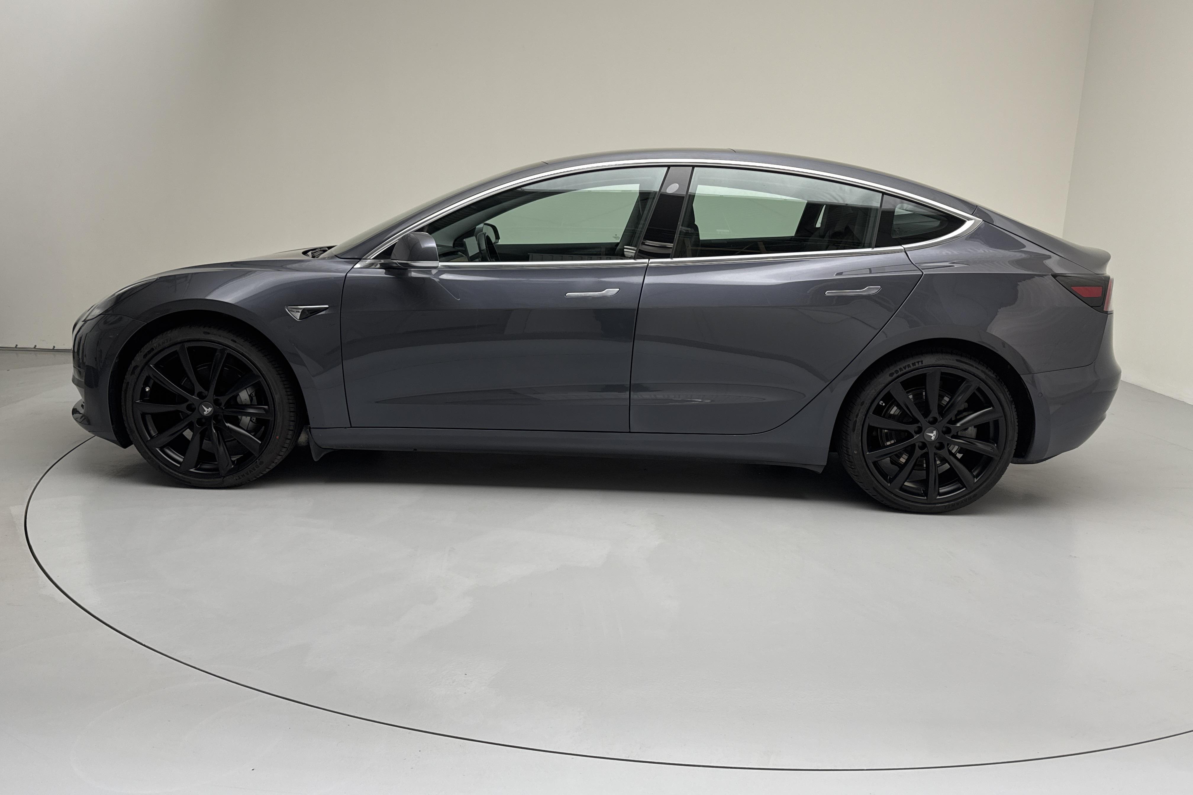 Tesla Model 3 Long Range RWD - 65 000 km - Automatic - gray - 2019